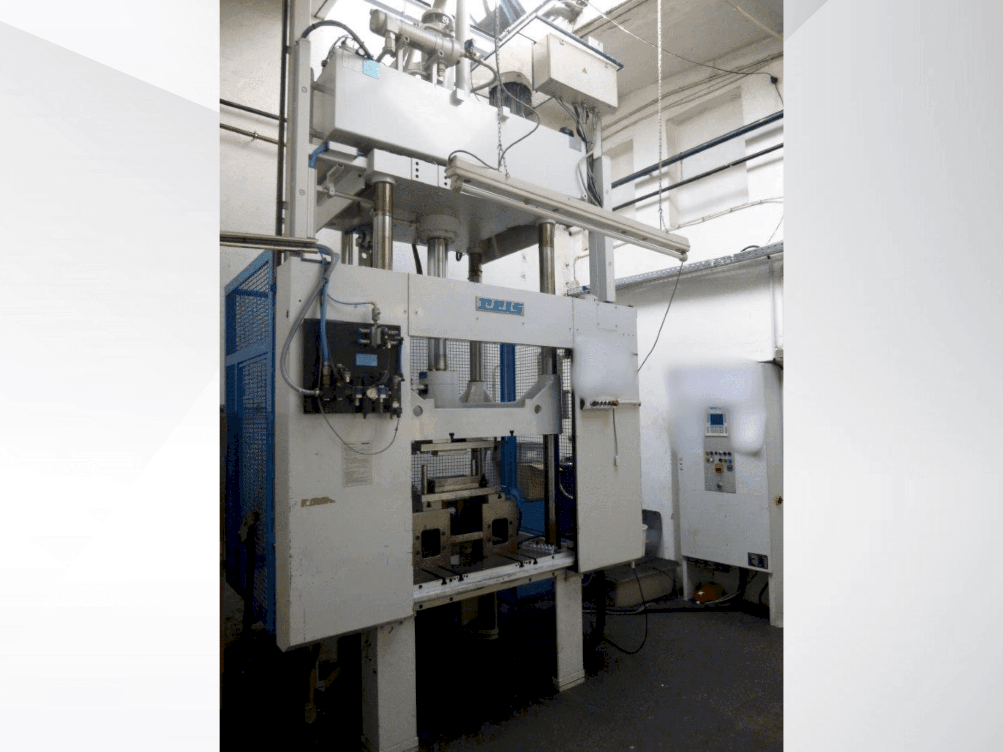 A Reis SEP10-30 DIII gép elölnézete