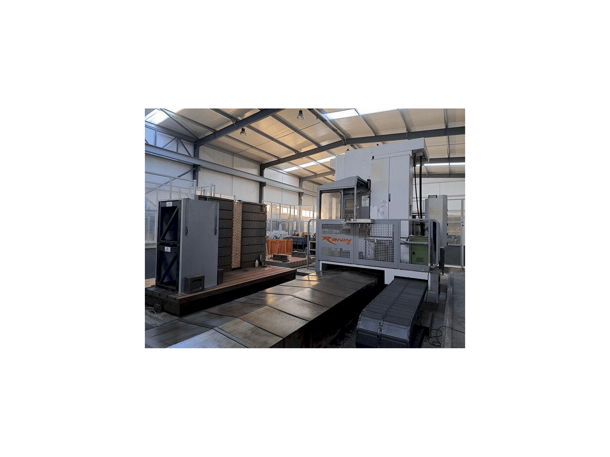 A FPT RONIN gép elölnézete