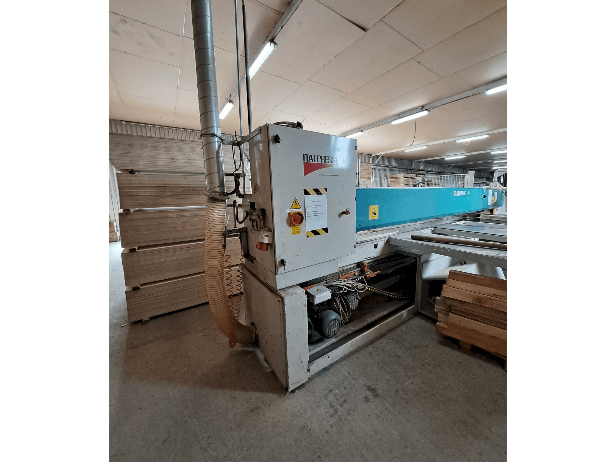 A Euromac Logica Pinze 4500 gép elölnézete