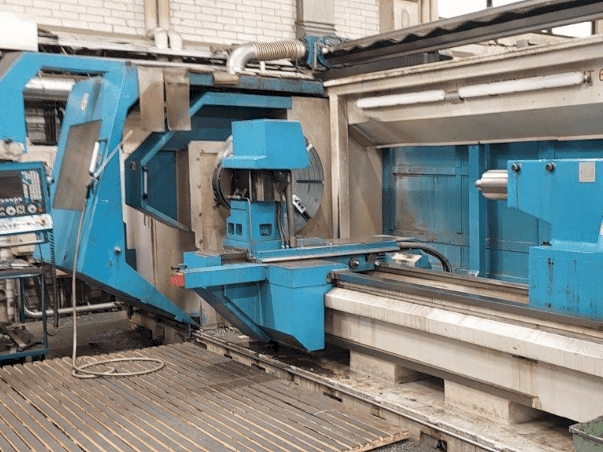 A Geminis GTH 6 G2-1300 x 3000 gép elölnézete