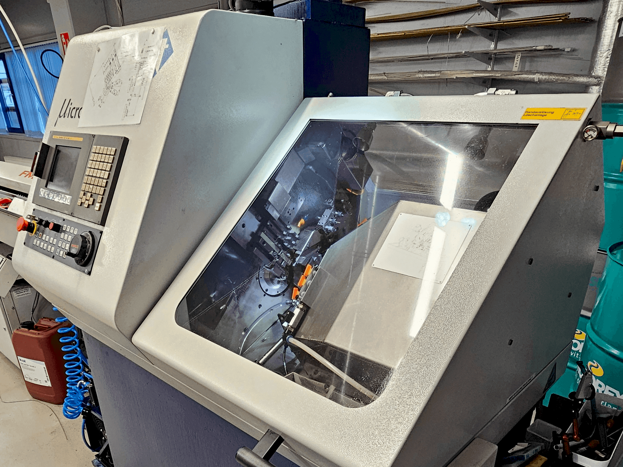 A TORNOS Micro 8 gép elölnézete