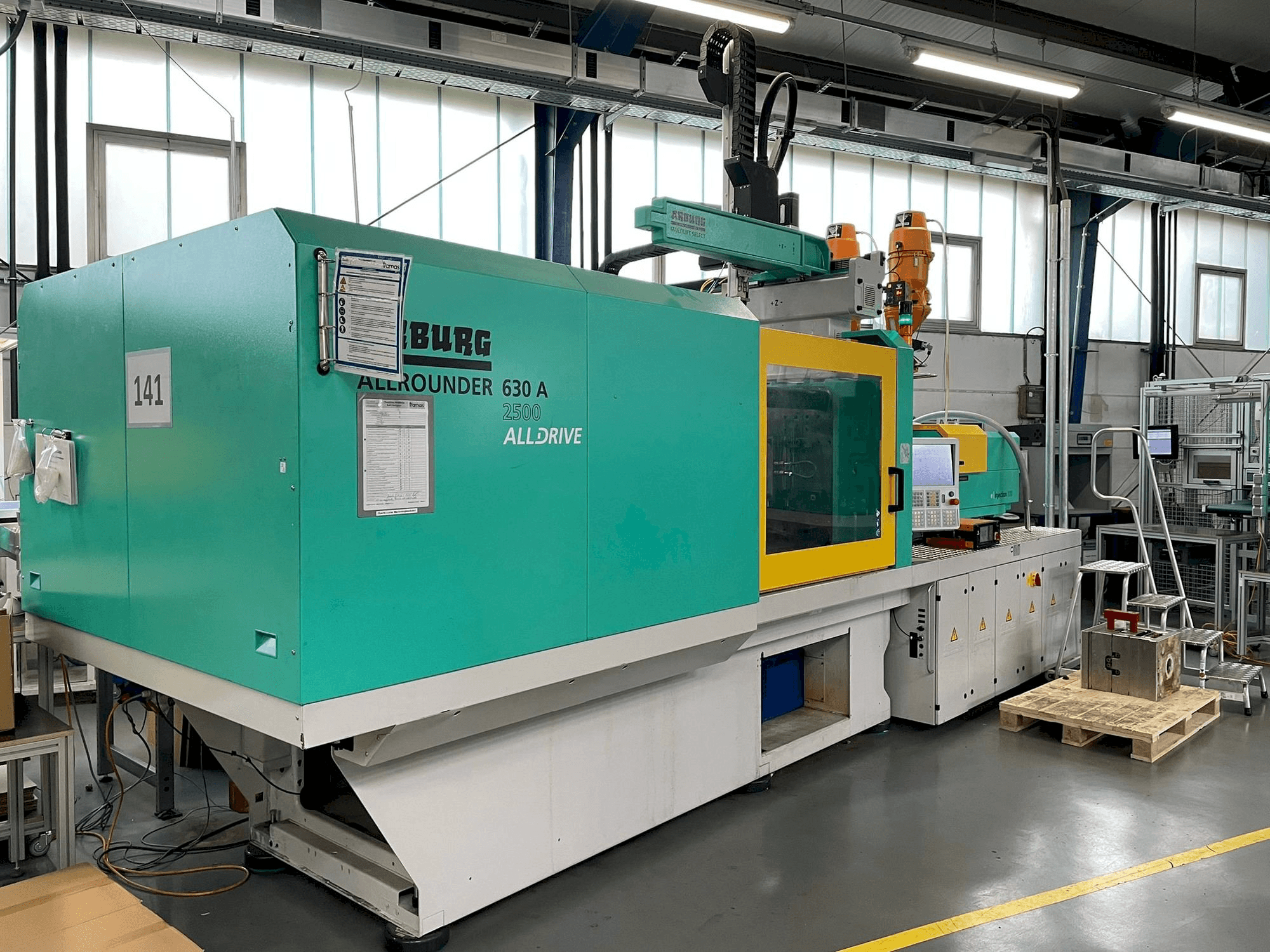 A Arburg Allrounder 630 A 2500-800 gép elölnézete