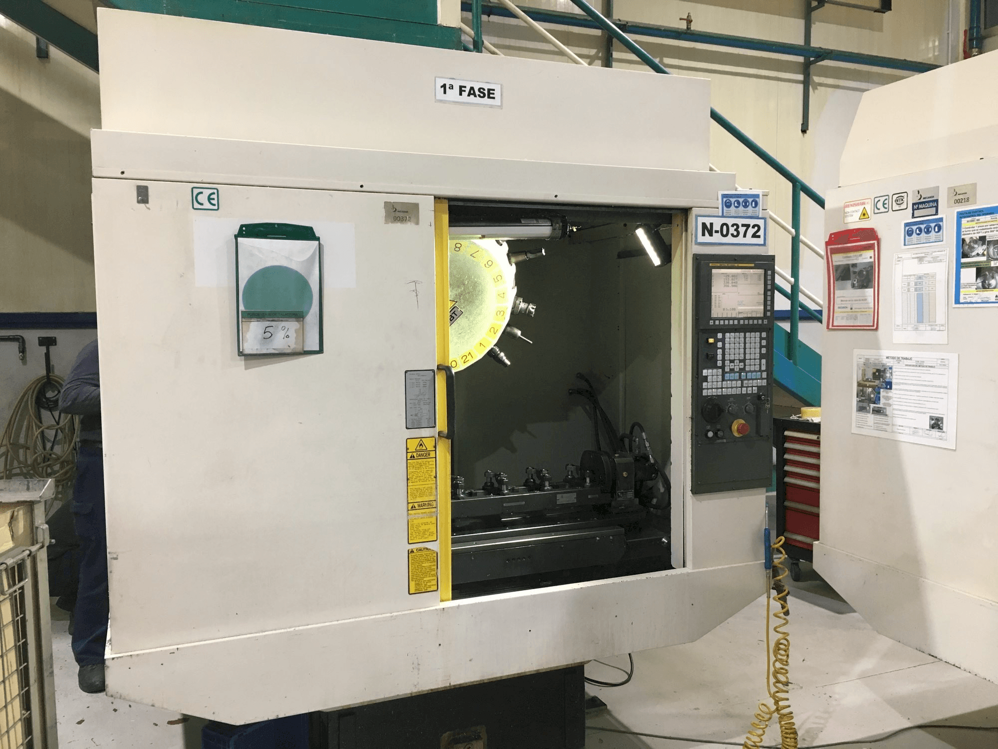 A FANUC Robodrill alfa-T21iEL gép elölnézete