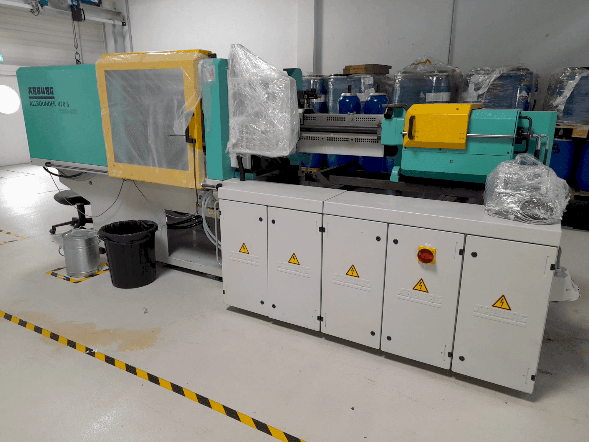 A Arburg Allrounder 470S 1100-400 with Multilift handling (2010) gép elölnézete