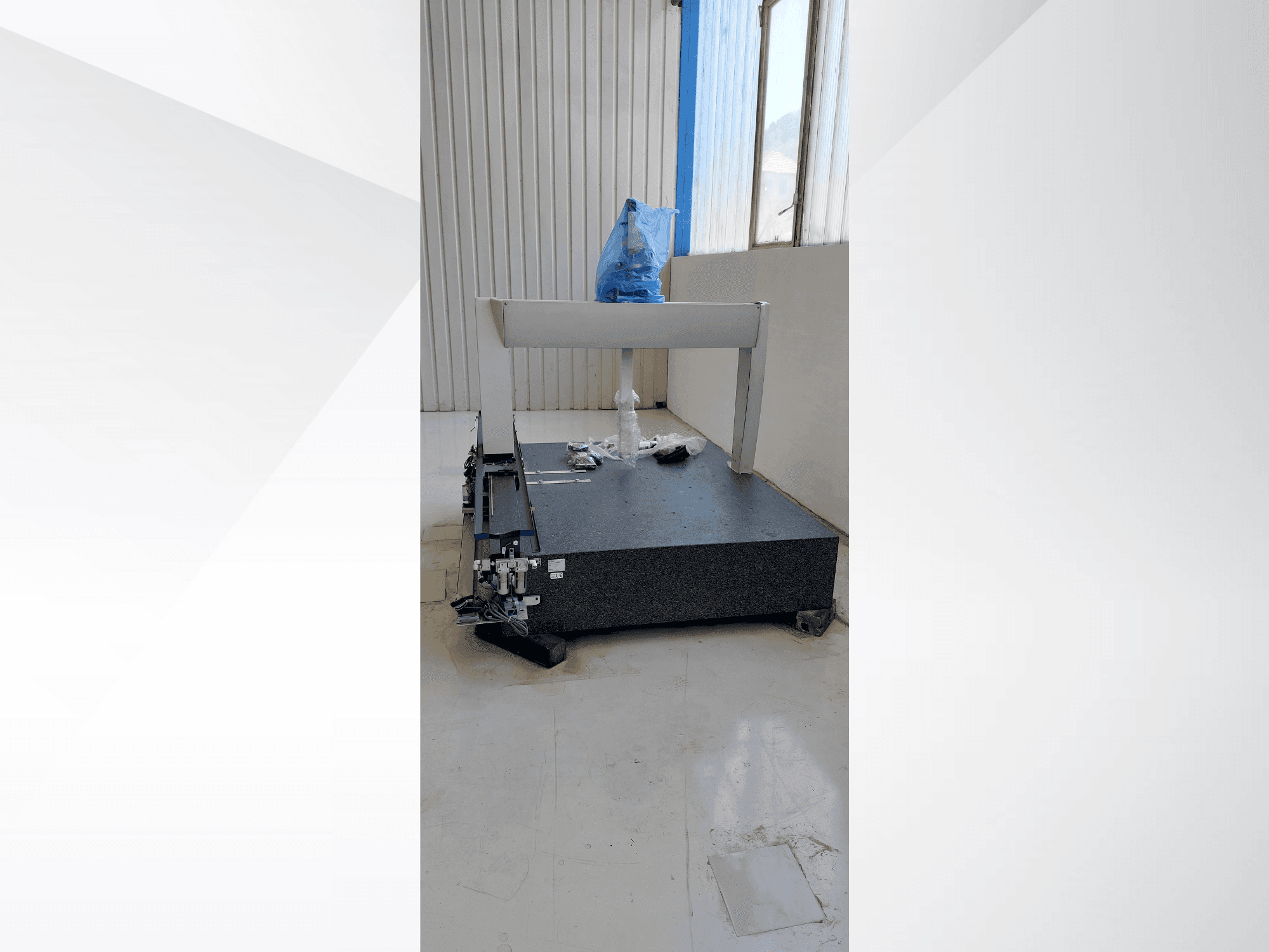 A ZEISS SPECTRUM 10/16/6 gép elölnézete