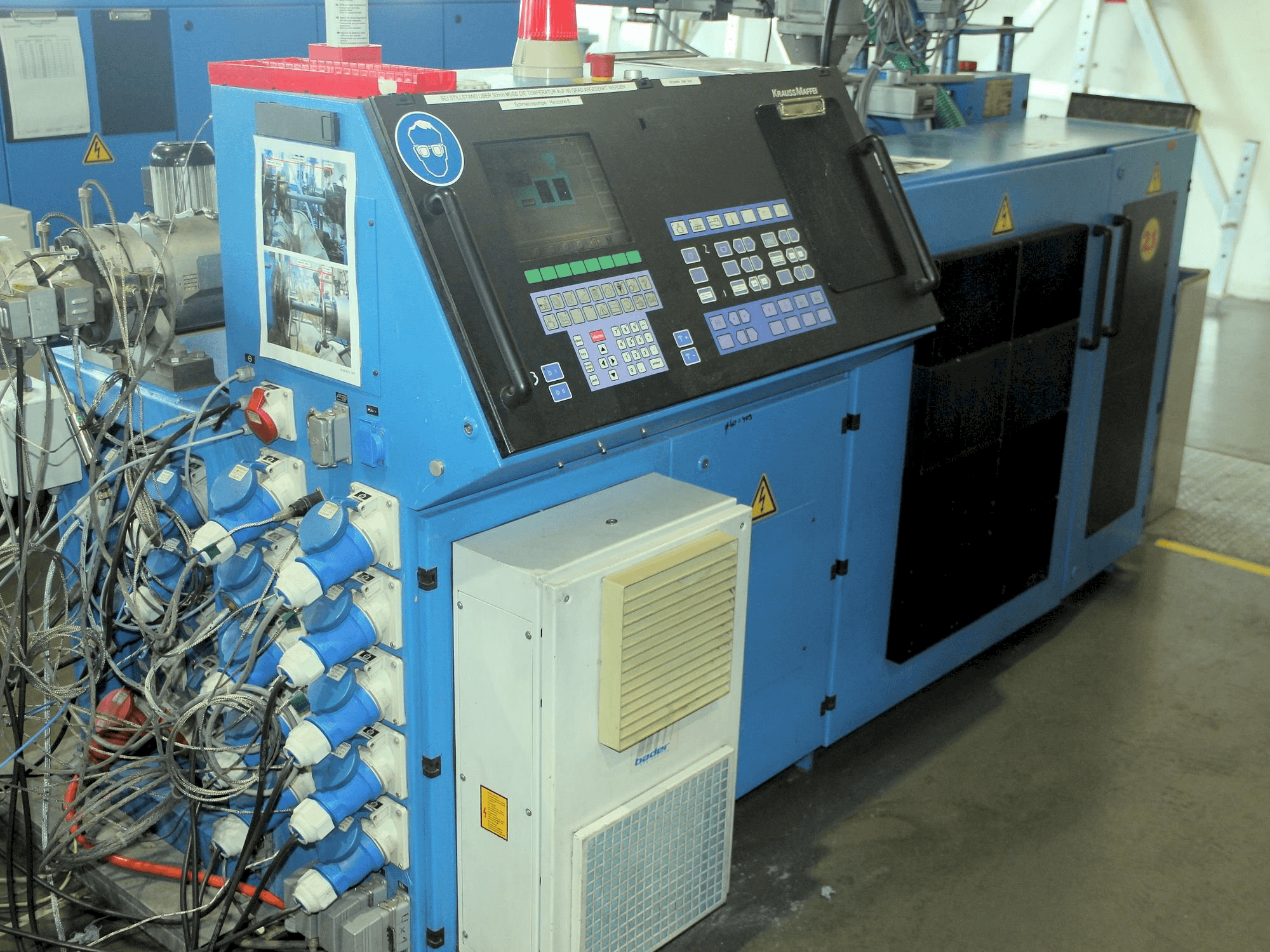 A Krauss Maffei KME 1-75-30 B gép elölnézete