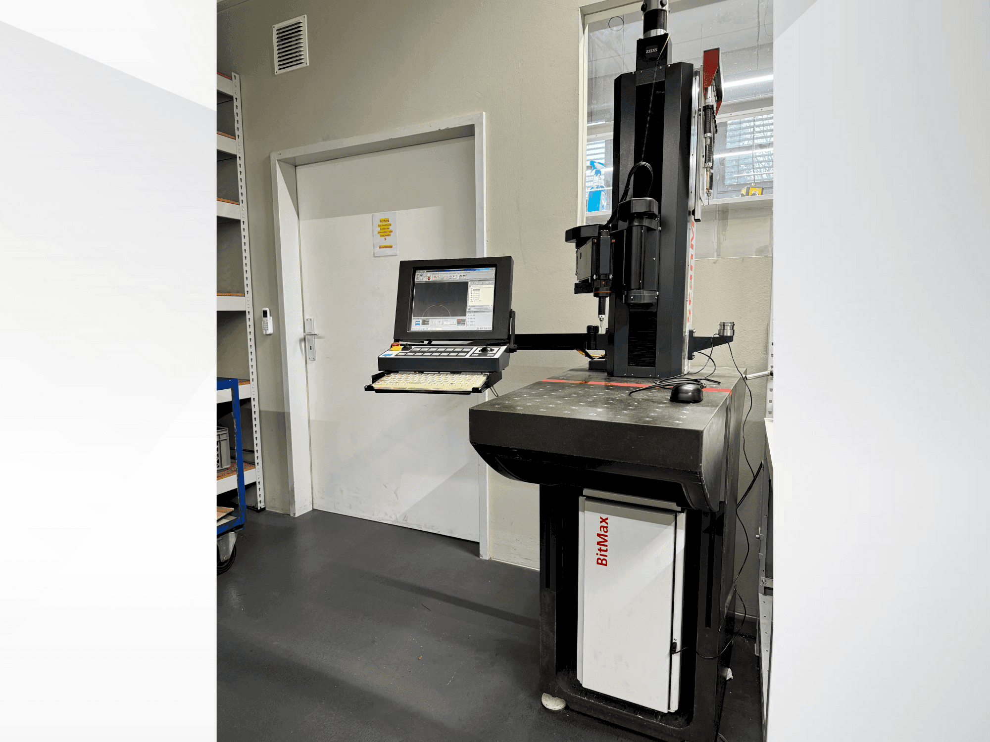 A ZEISS ScanMax G32001-9906-000 gép elölnézete