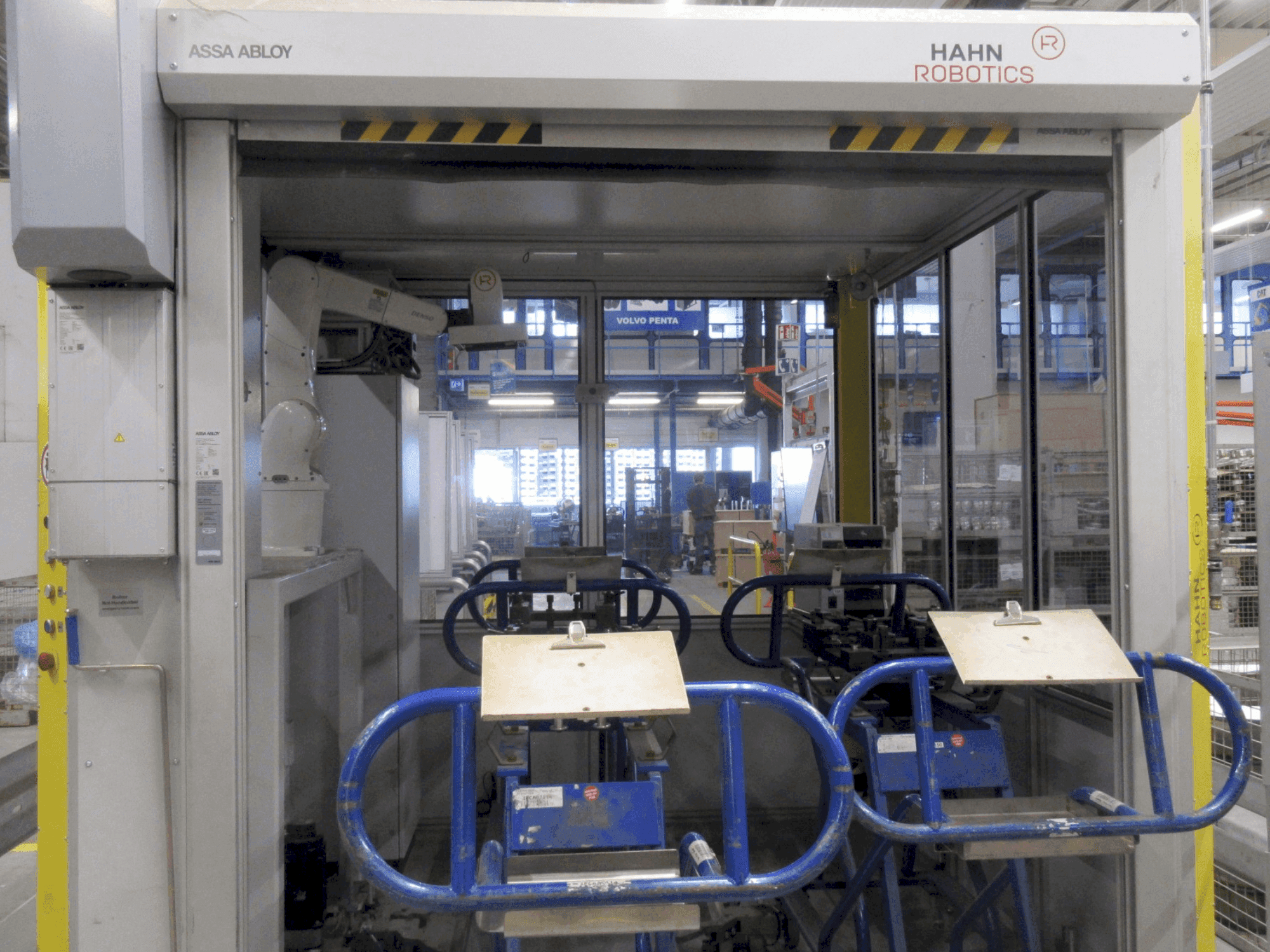 A HAHN Robotics CAT Final Check EOL (2021) gép elölnézete