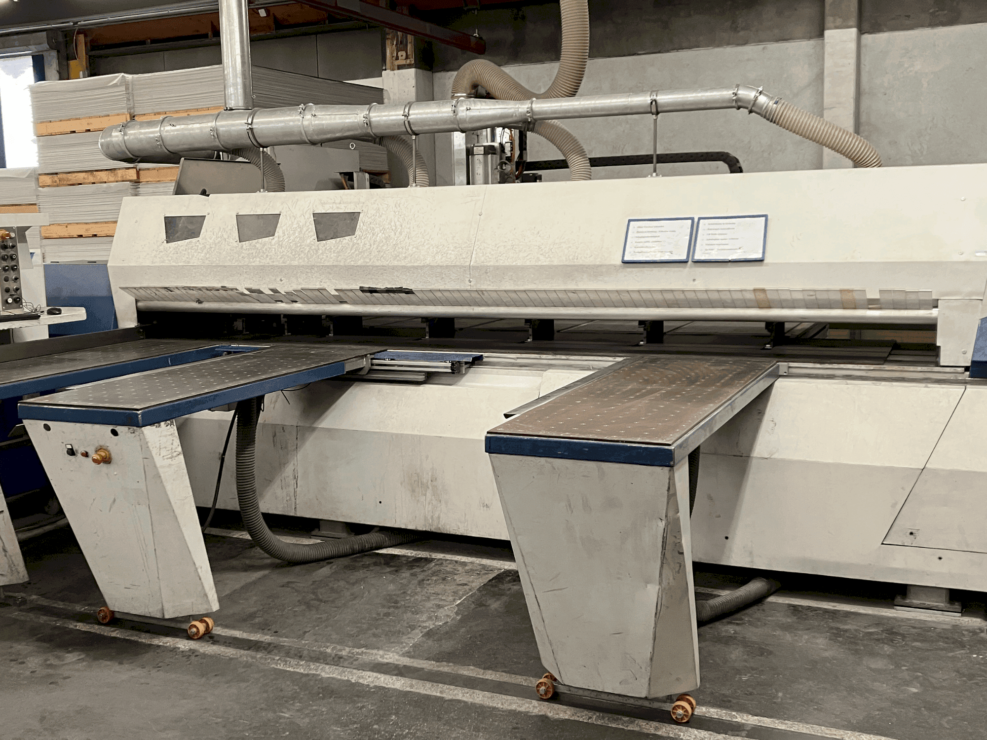 A PANHANS 2006 gép elölnézete