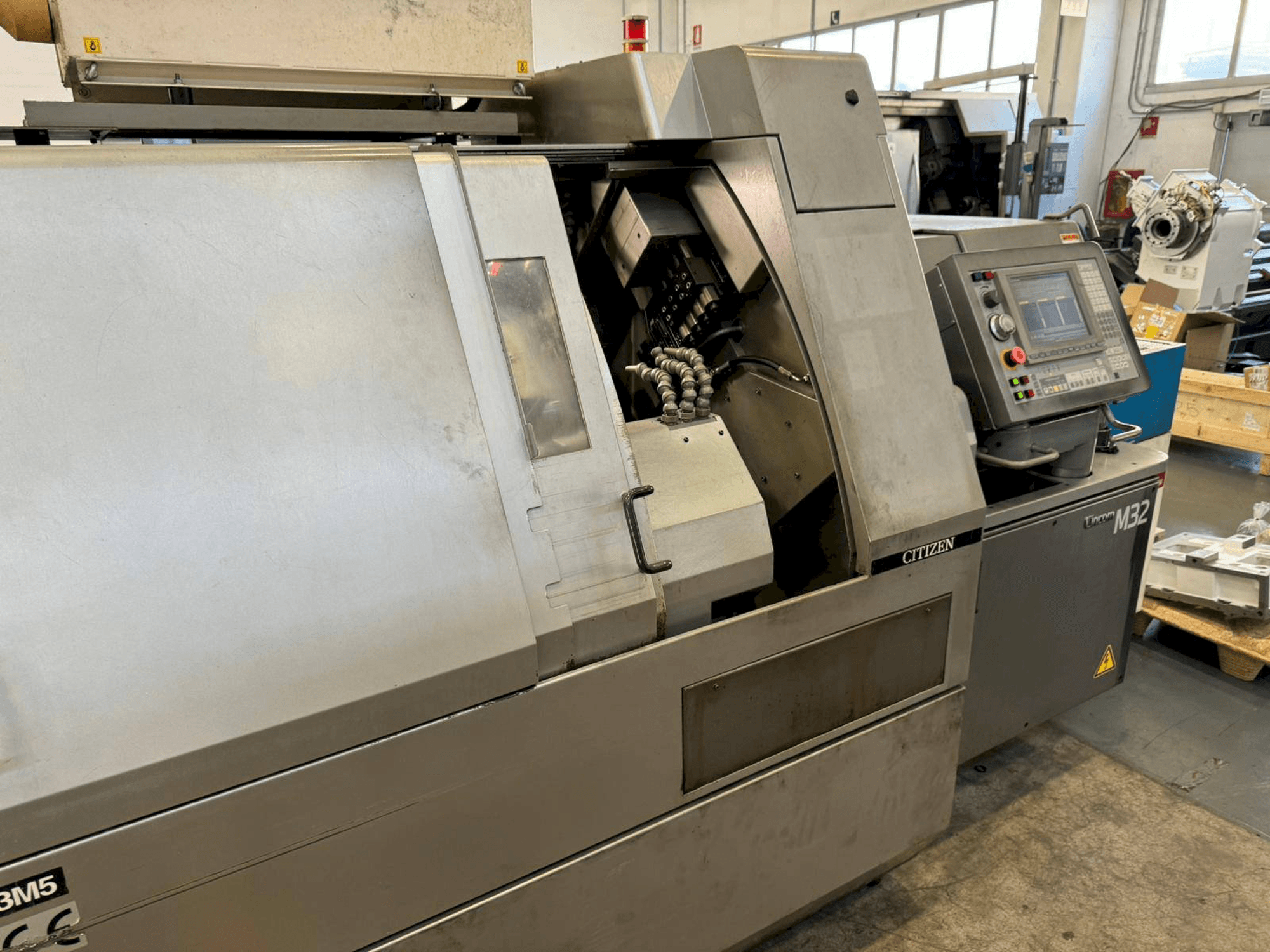 A Citizen M32V gép elölnézete