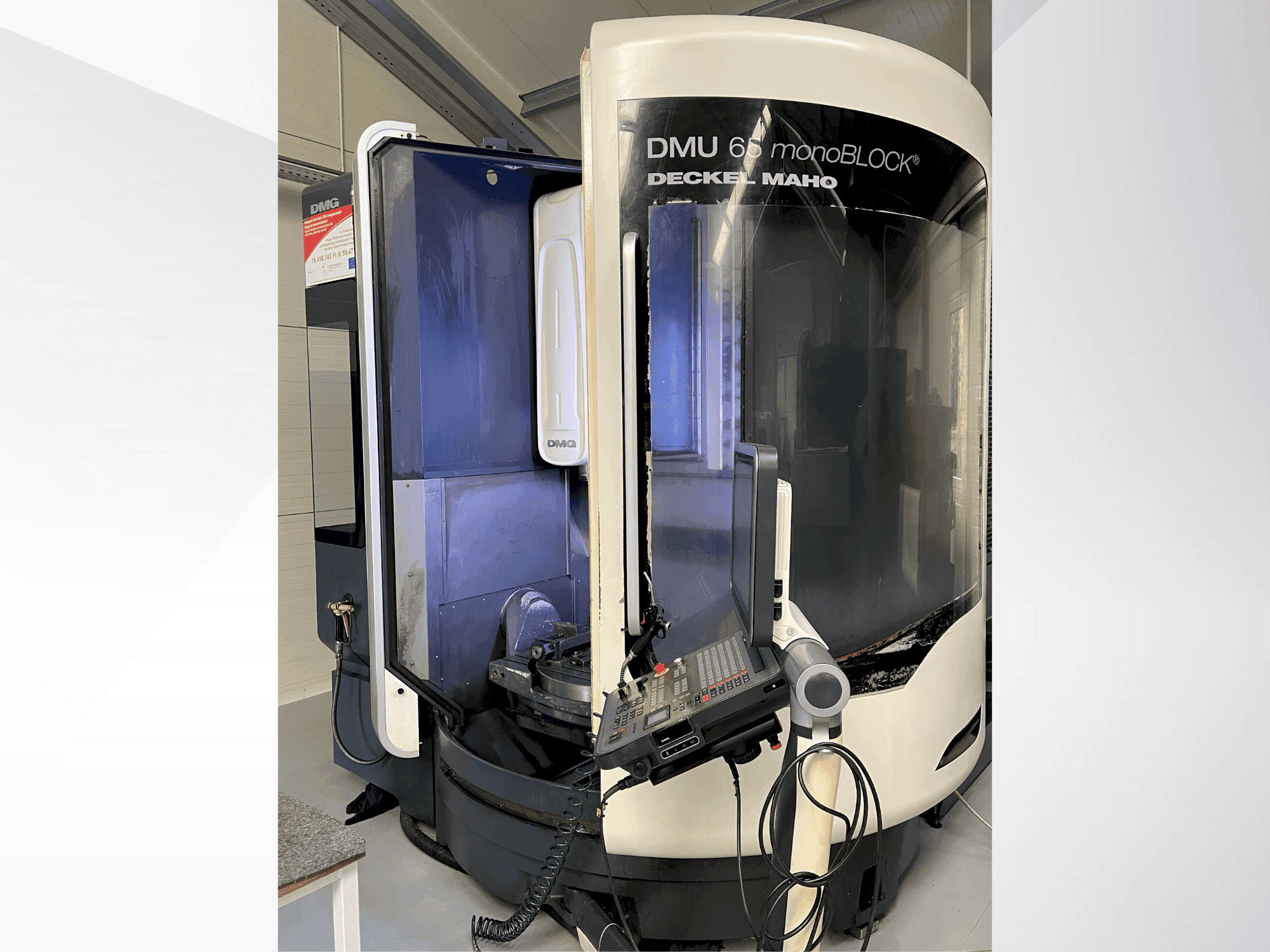A DECKEL MAHO DMU 65 monoBLOCK gép elölnézete