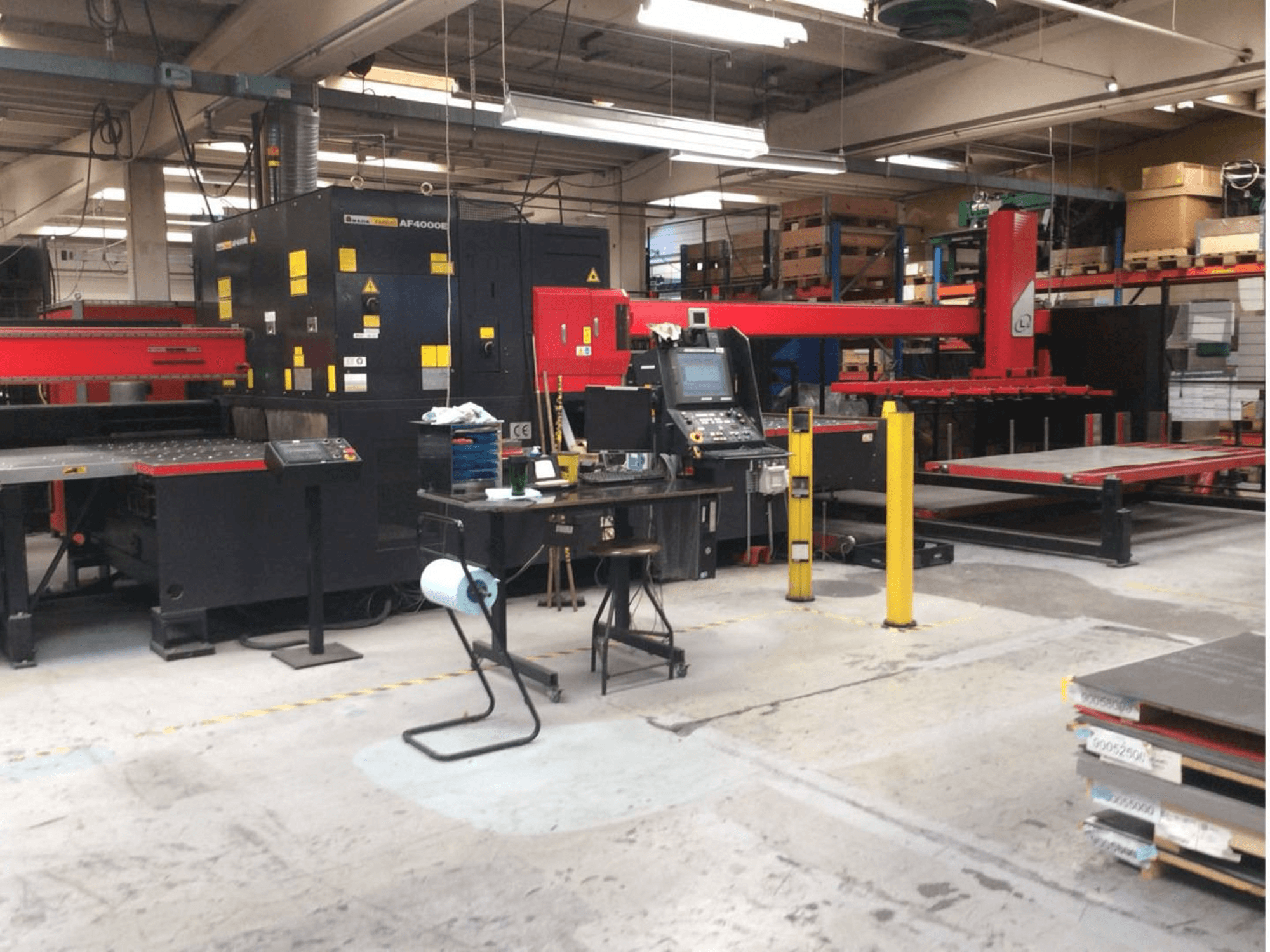 A AMADA LC 2415 Alpha IV NT gép elölnézete