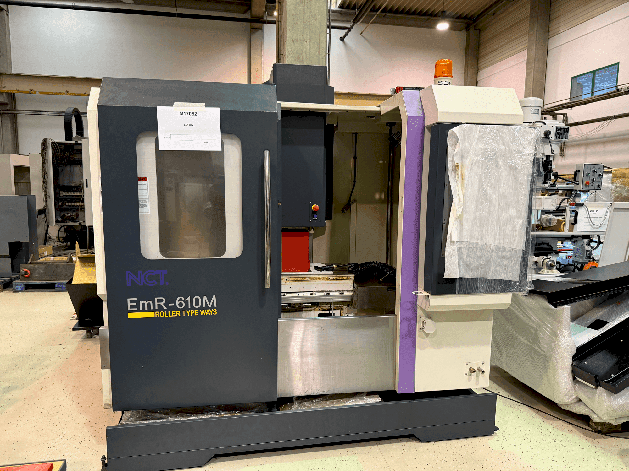 A NCT EmR-610M gép elölnézete