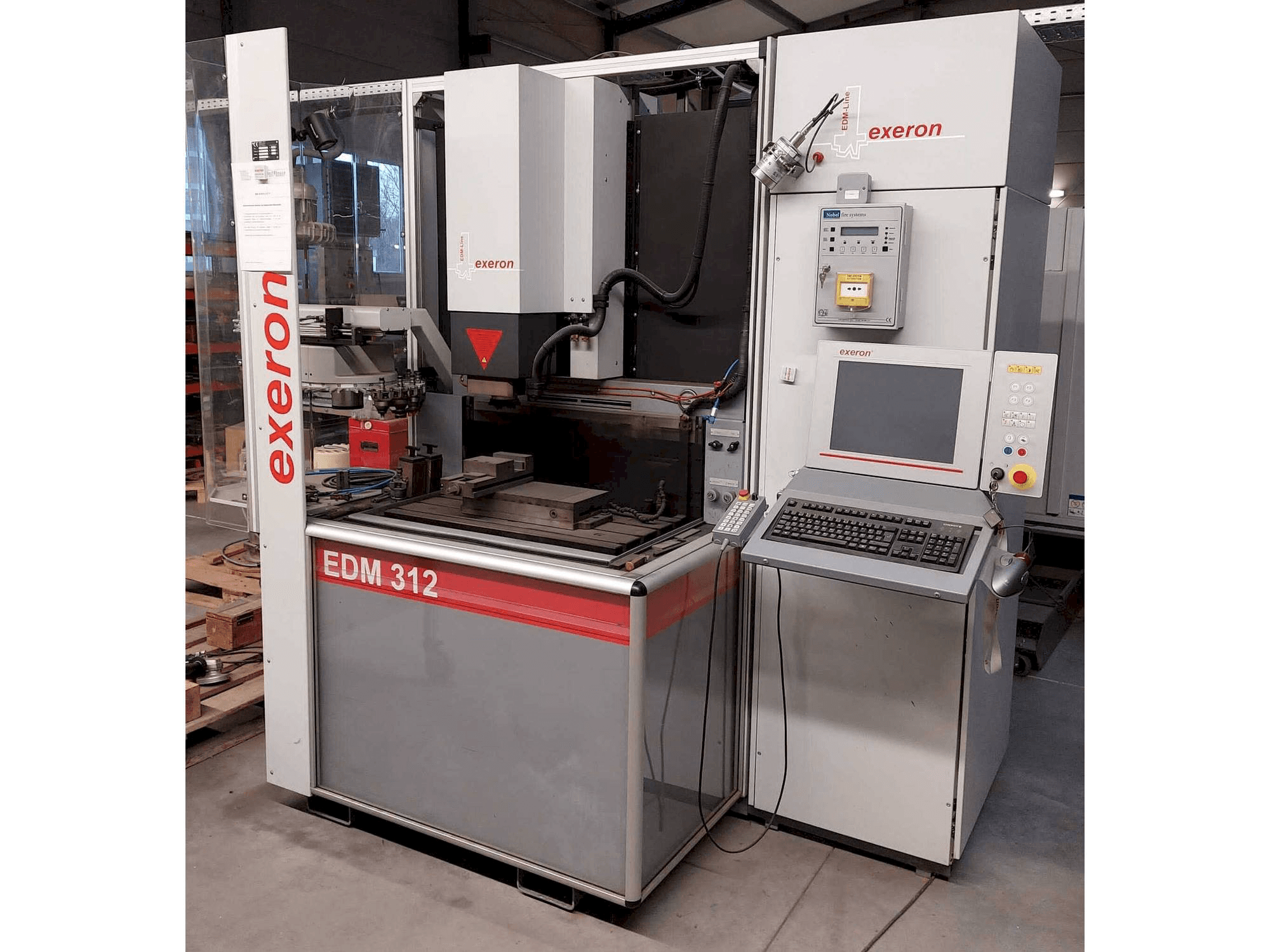 A Exeron EDM 312 MF20 gép elölnézete