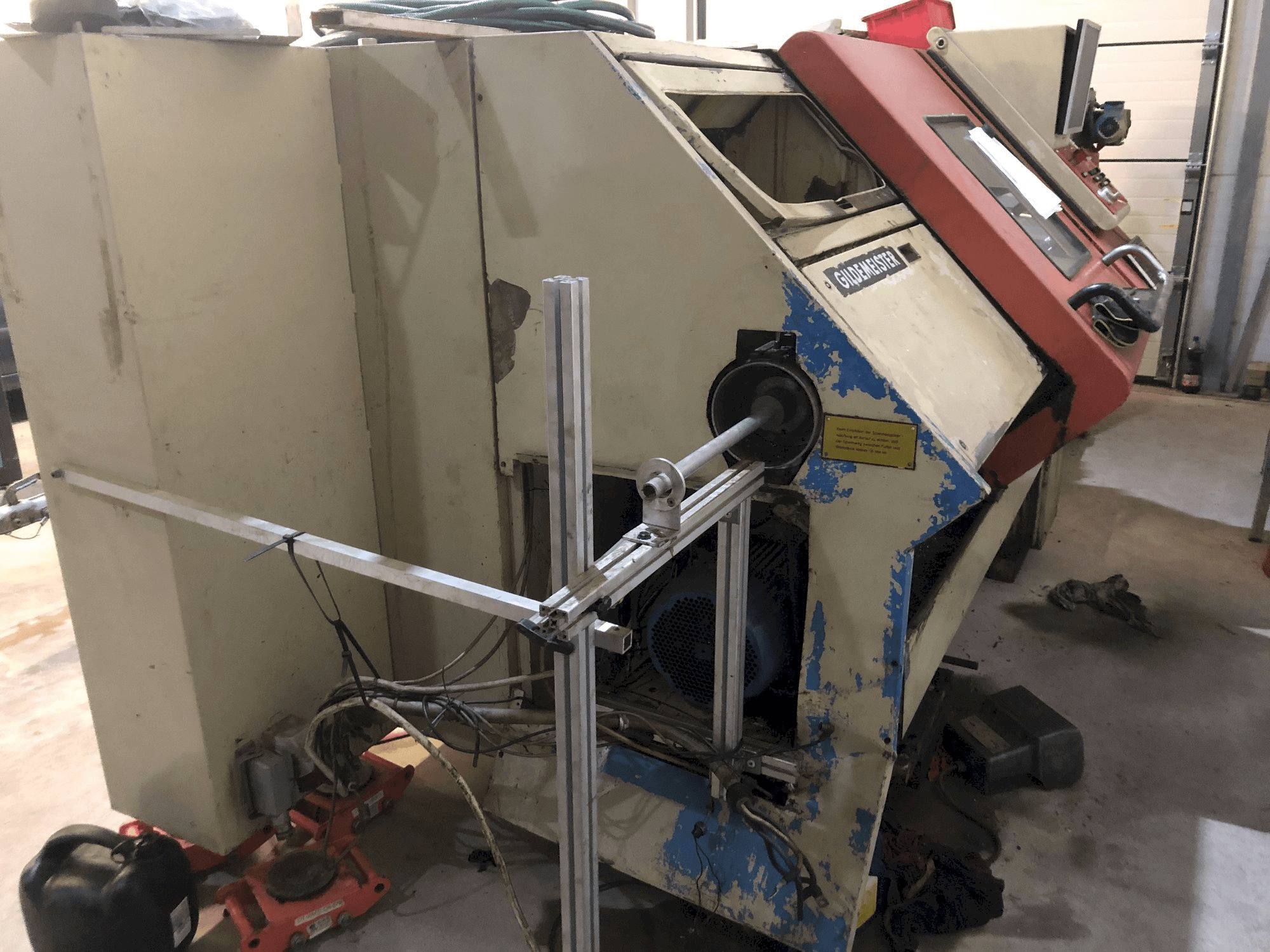 A Gildemeister NEF CT 40 gép oldalnézete