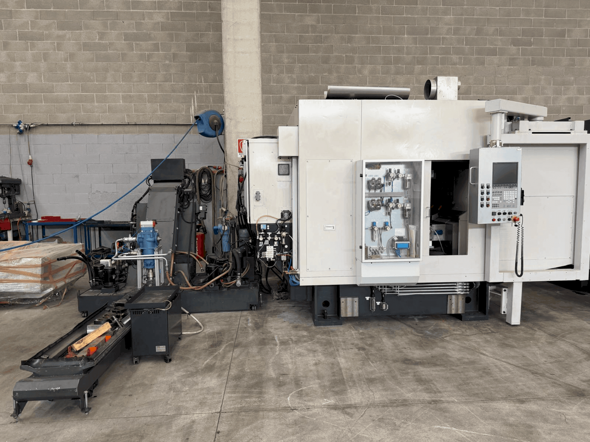 A Brother TC-32BN QT gép elölnézete