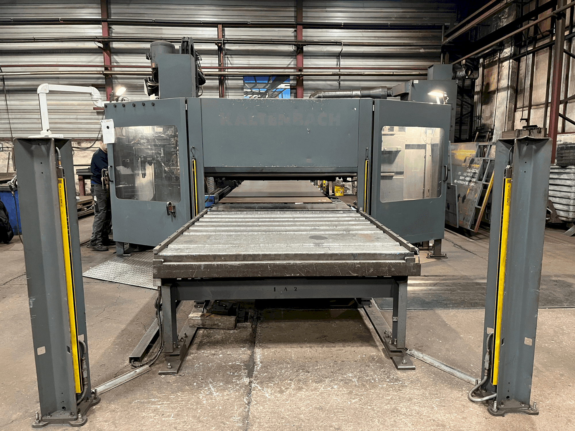 A KALTENBACH KF 1606 gép elölnézete