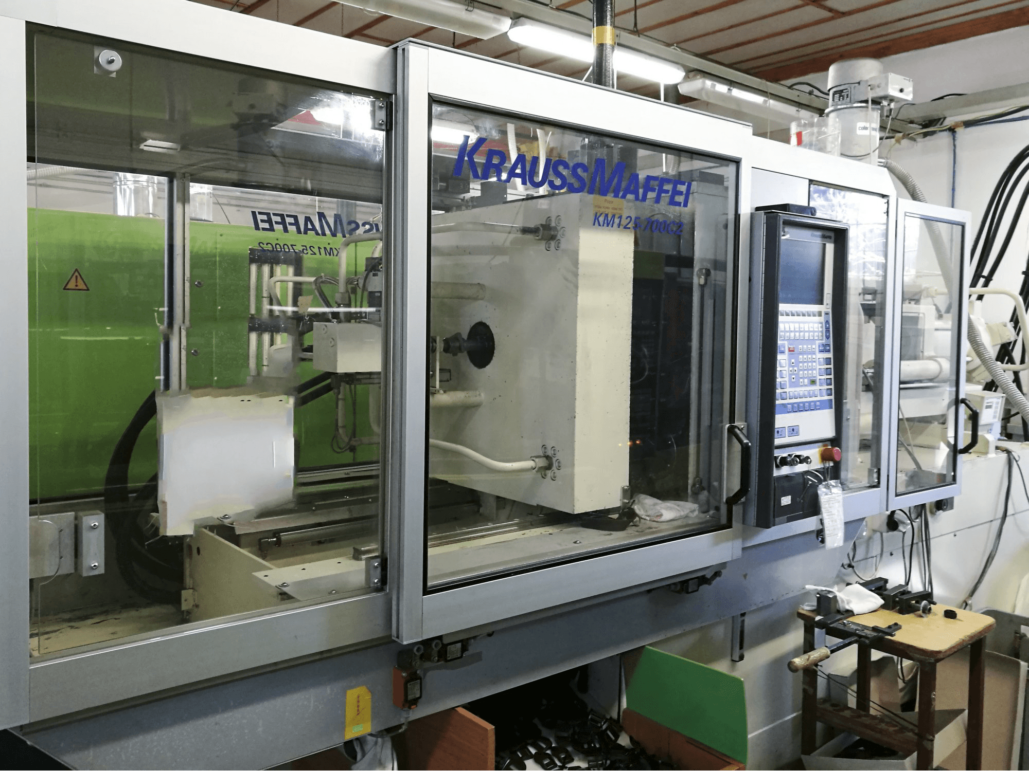 A Krauss Maffei 125-700 C2 gép bal oldali nézete