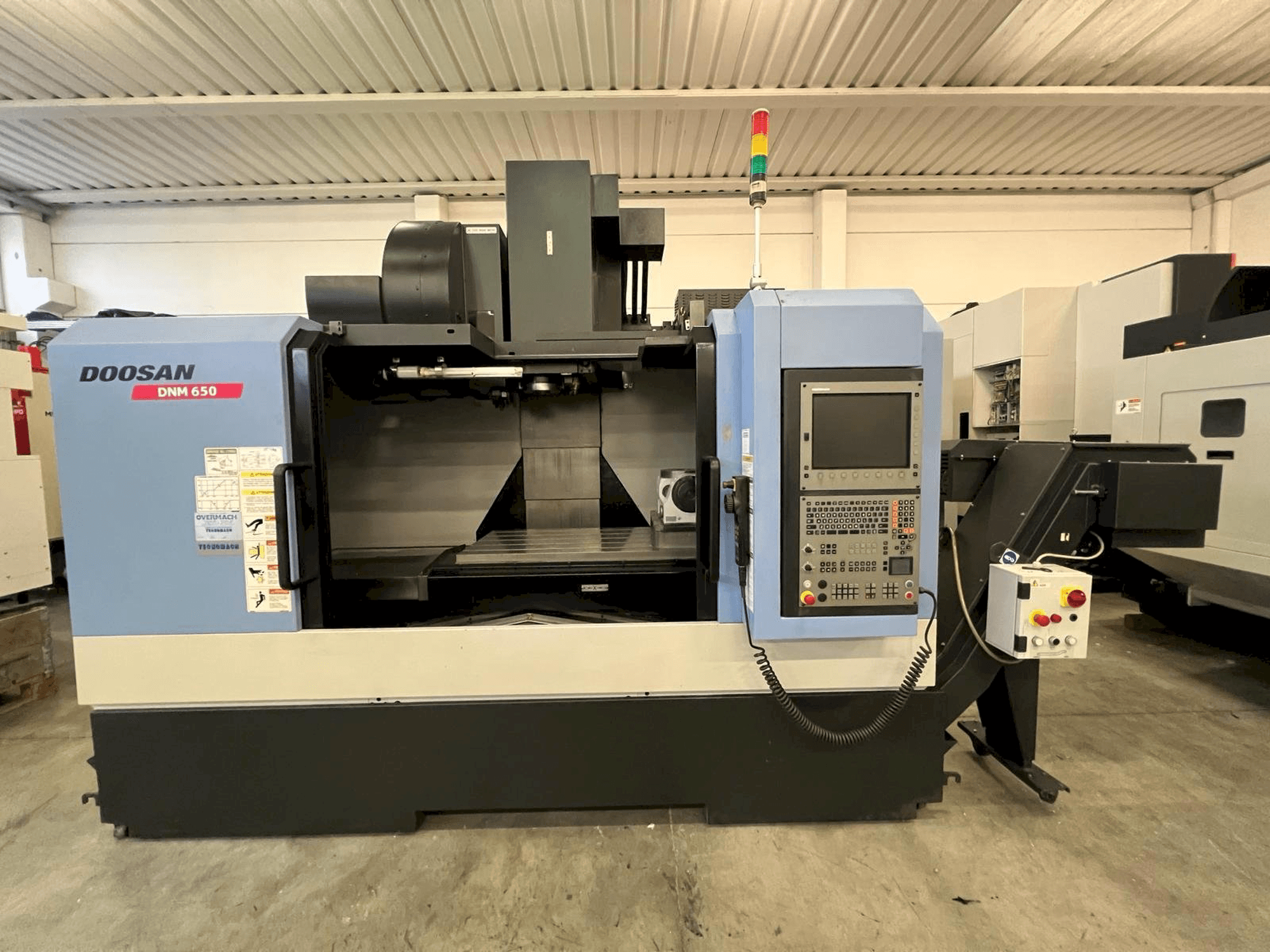 A DOOSAN DNM 650 gép elölnézete