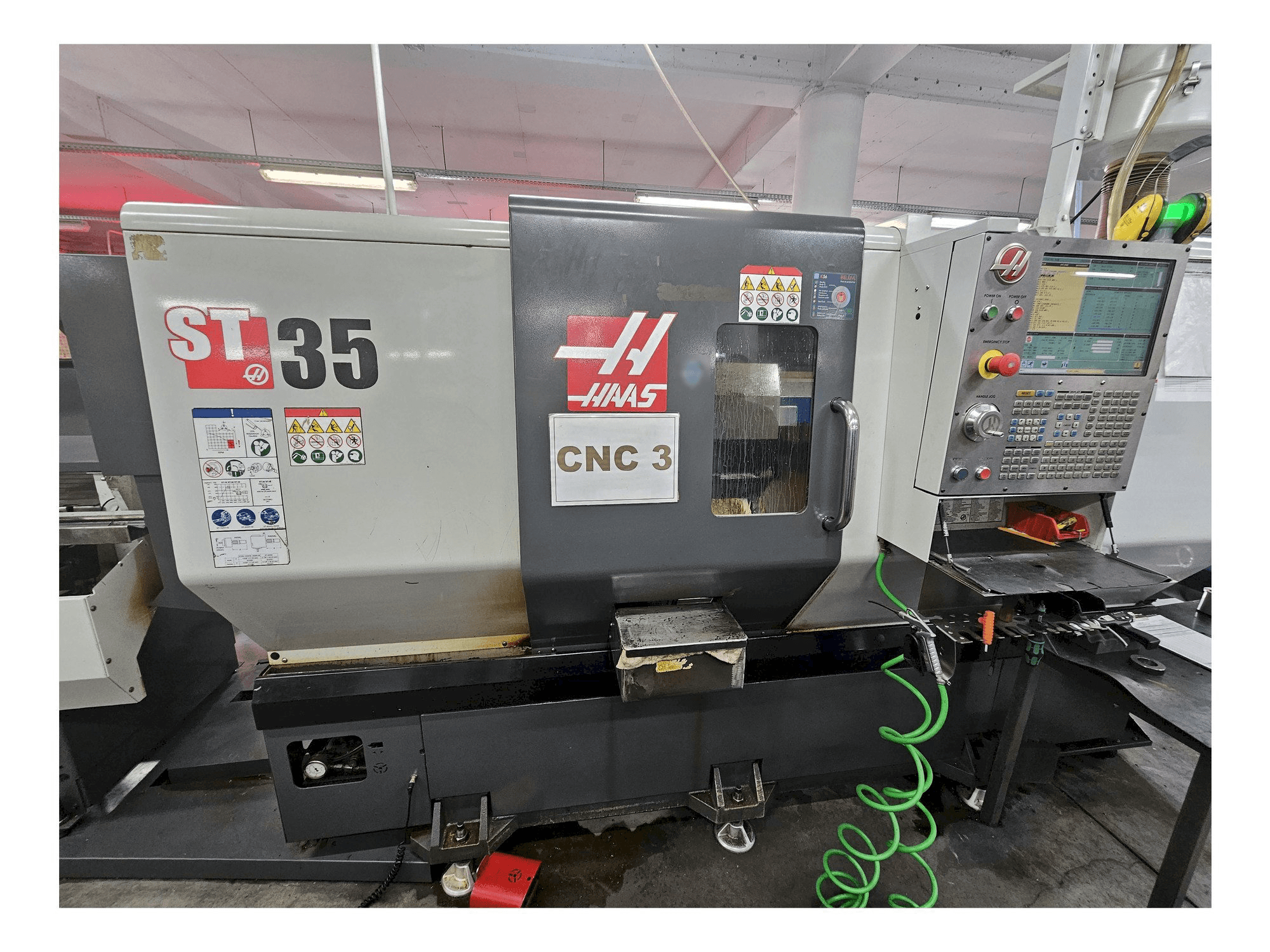 A HAAS ST-35 gép elölnézete