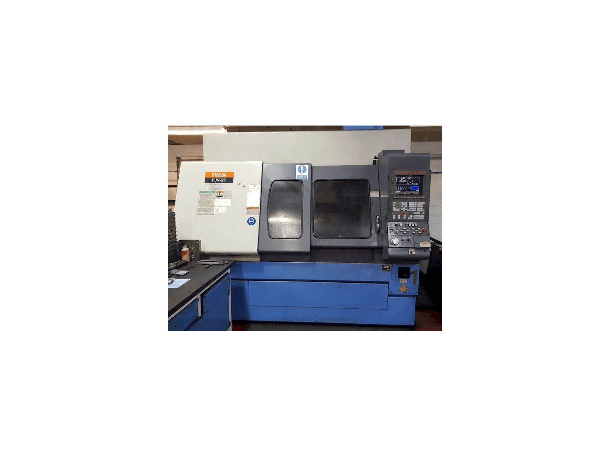 A Mazak FJV-25 gép elölnézete