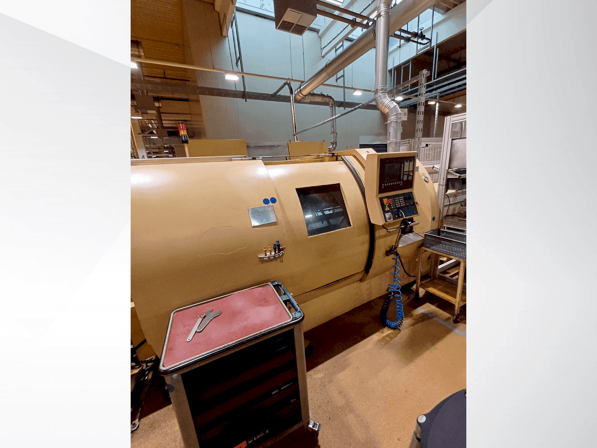 A TRENS SBL500 CNC gép elölnézete