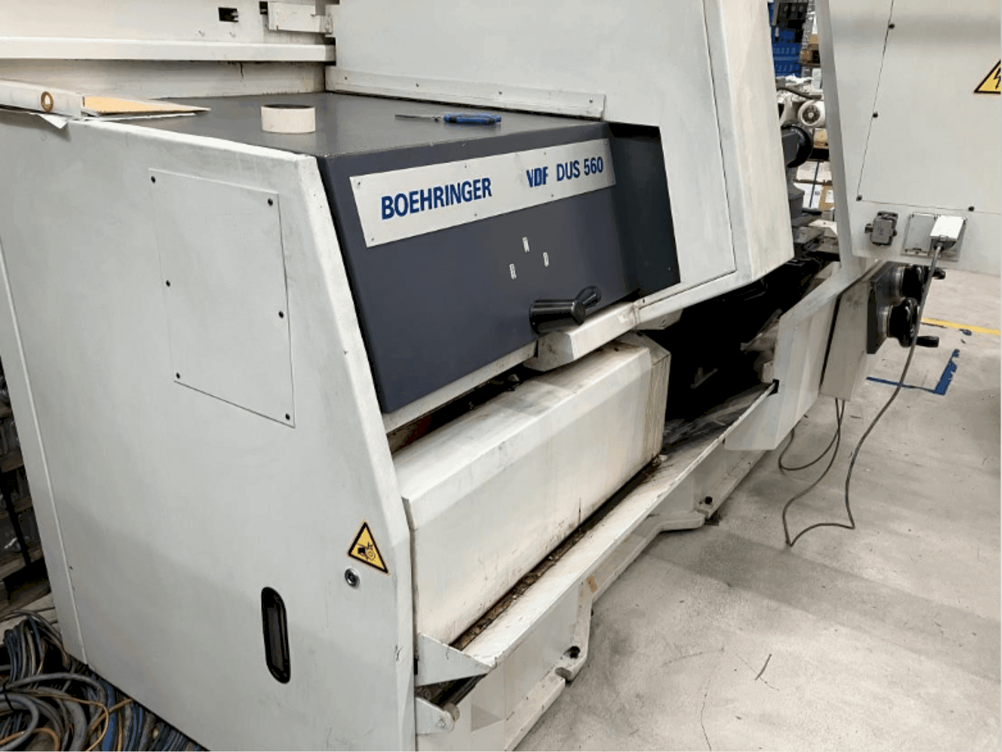 A BOEHRINGER VDF DUS 560 gép elölnézete