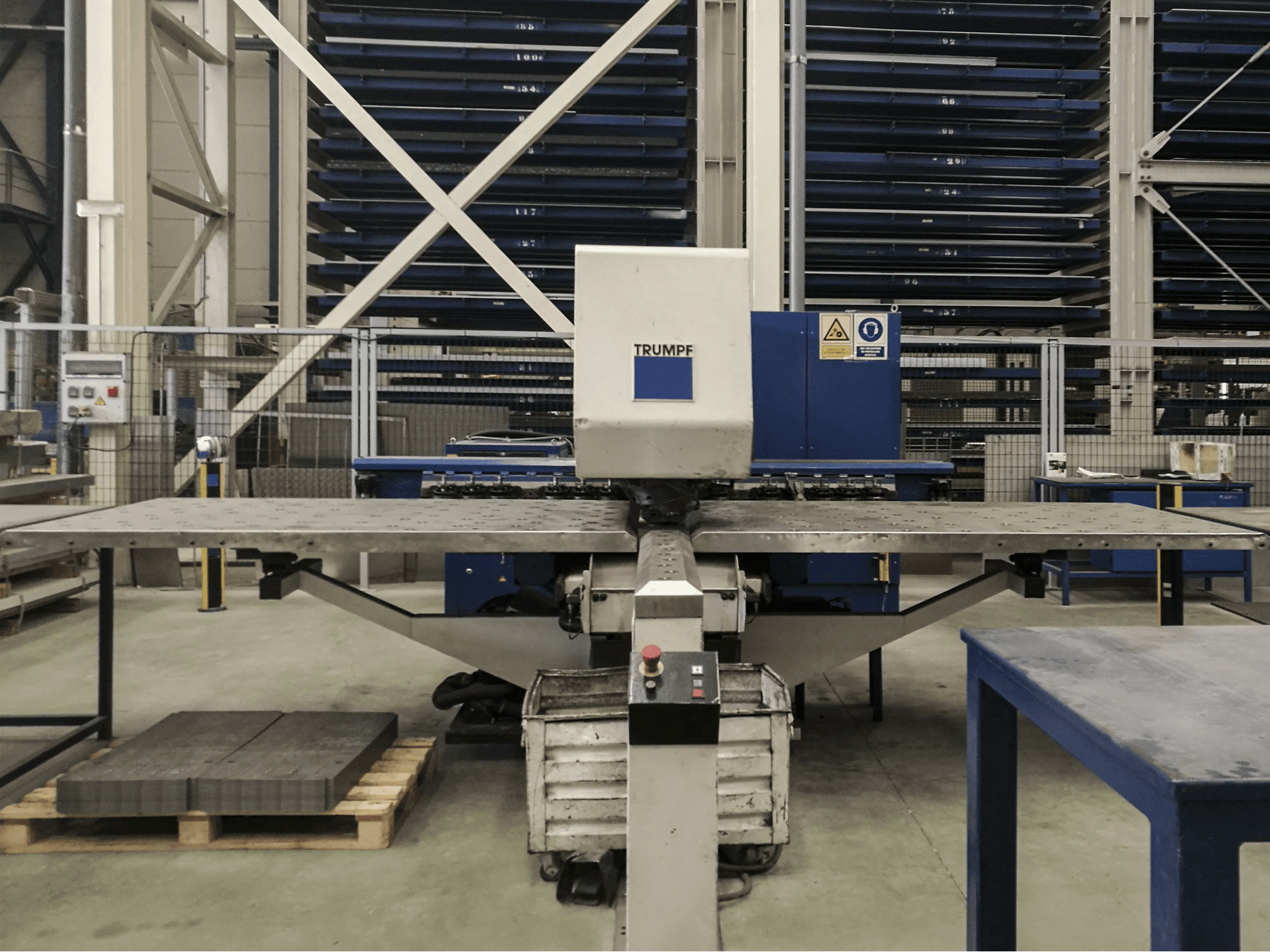 A Trumpf Trumatic 200 gép elölnézete