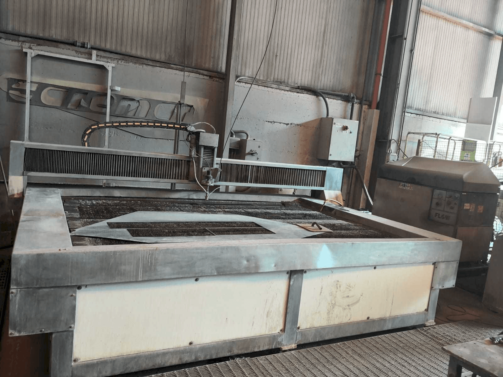 A Flow 7xs 55 gép elölnézete