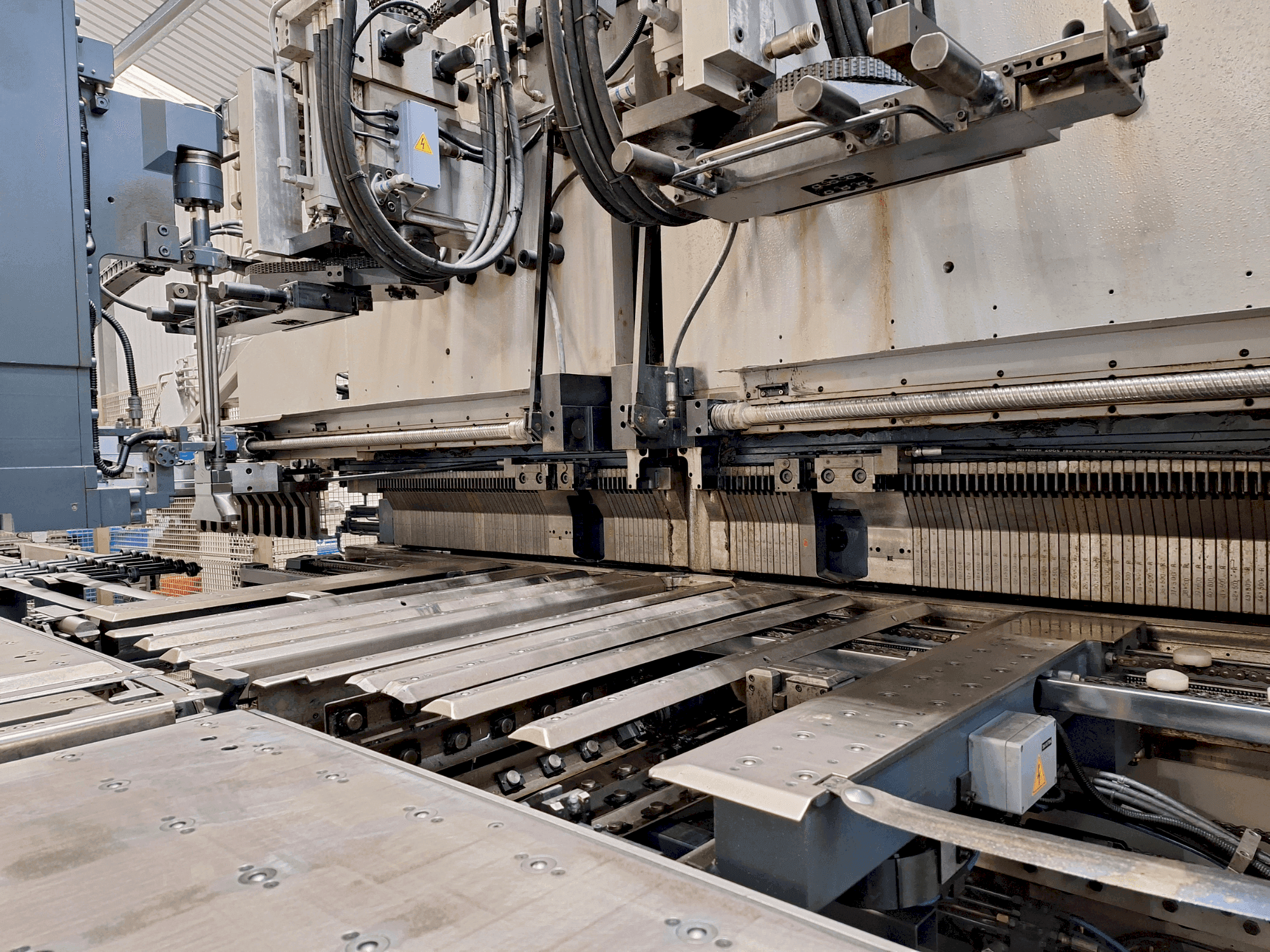 A Salvagnini P4-2220 gép elölnézete