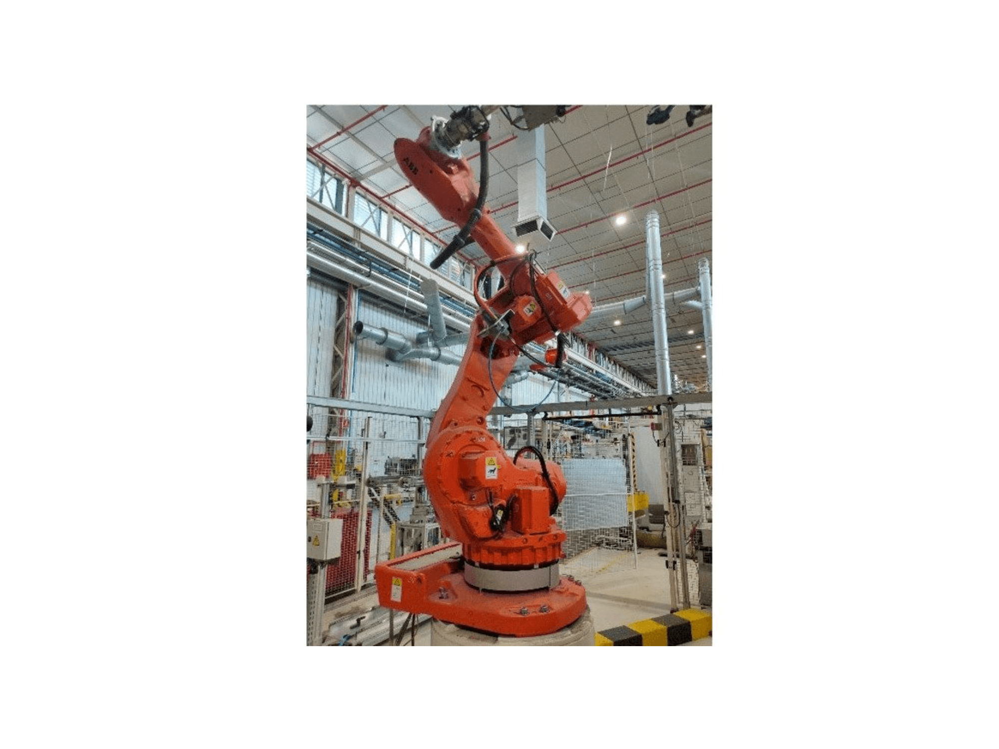 A ABB IRB 6600-175/2.55 gép oldalnézete