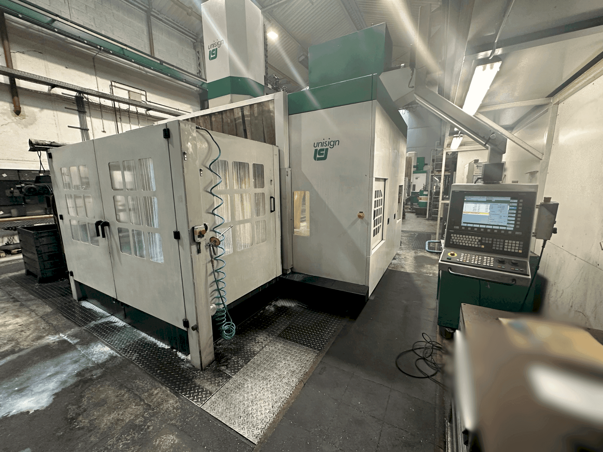 A Unisign UNIPORT 6000 gép elölnézete