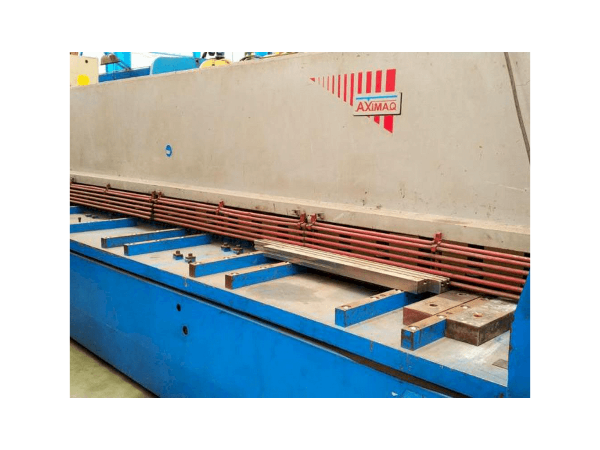 A Axial CP-1060 gép elölnézete