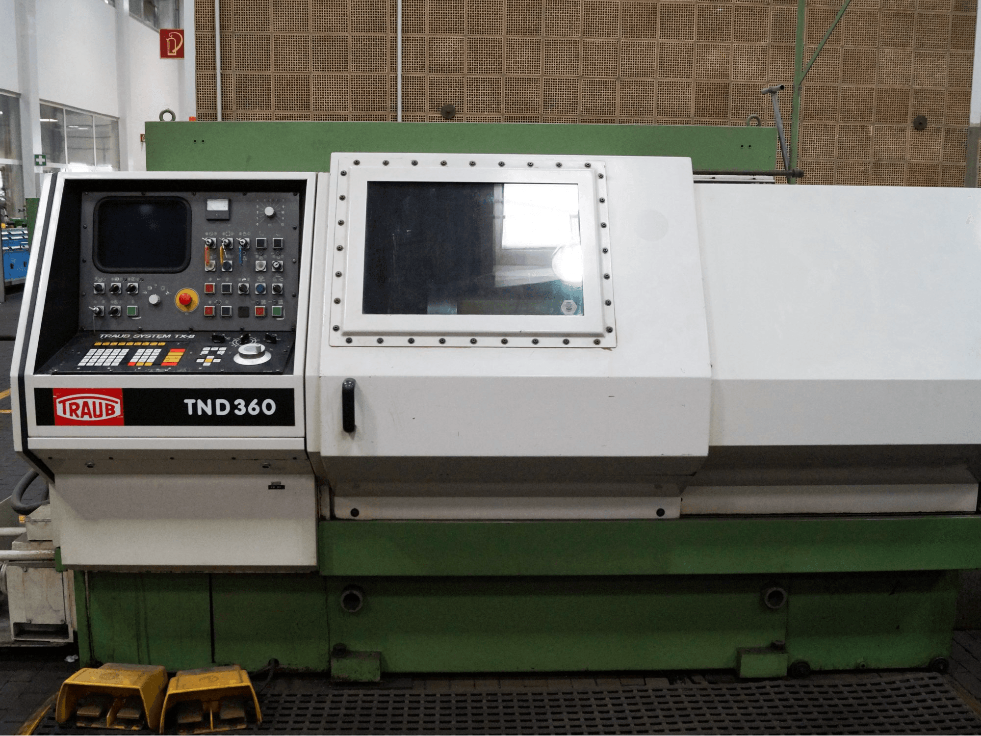A Traub TND 360 gép elölnézete
