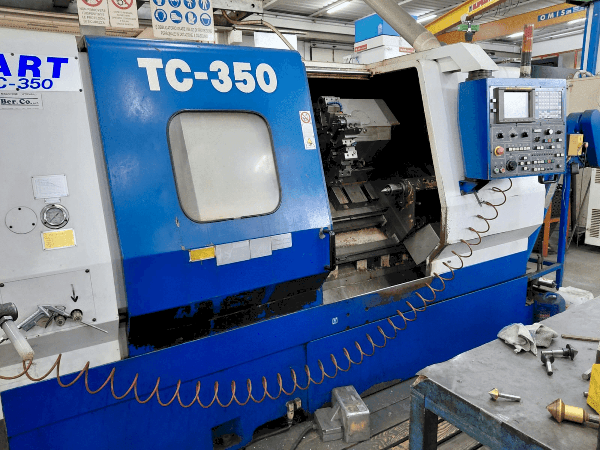 A DART TC350 gép elölnézete