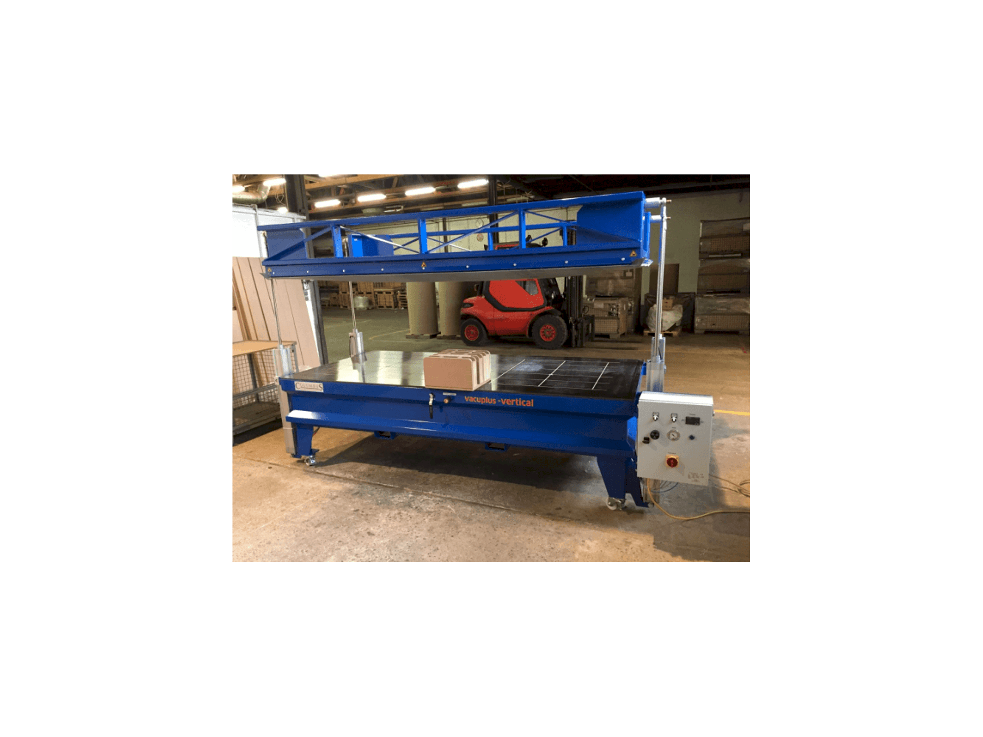 A Columbus VAKUPLUS Vertikal gép elölnézete