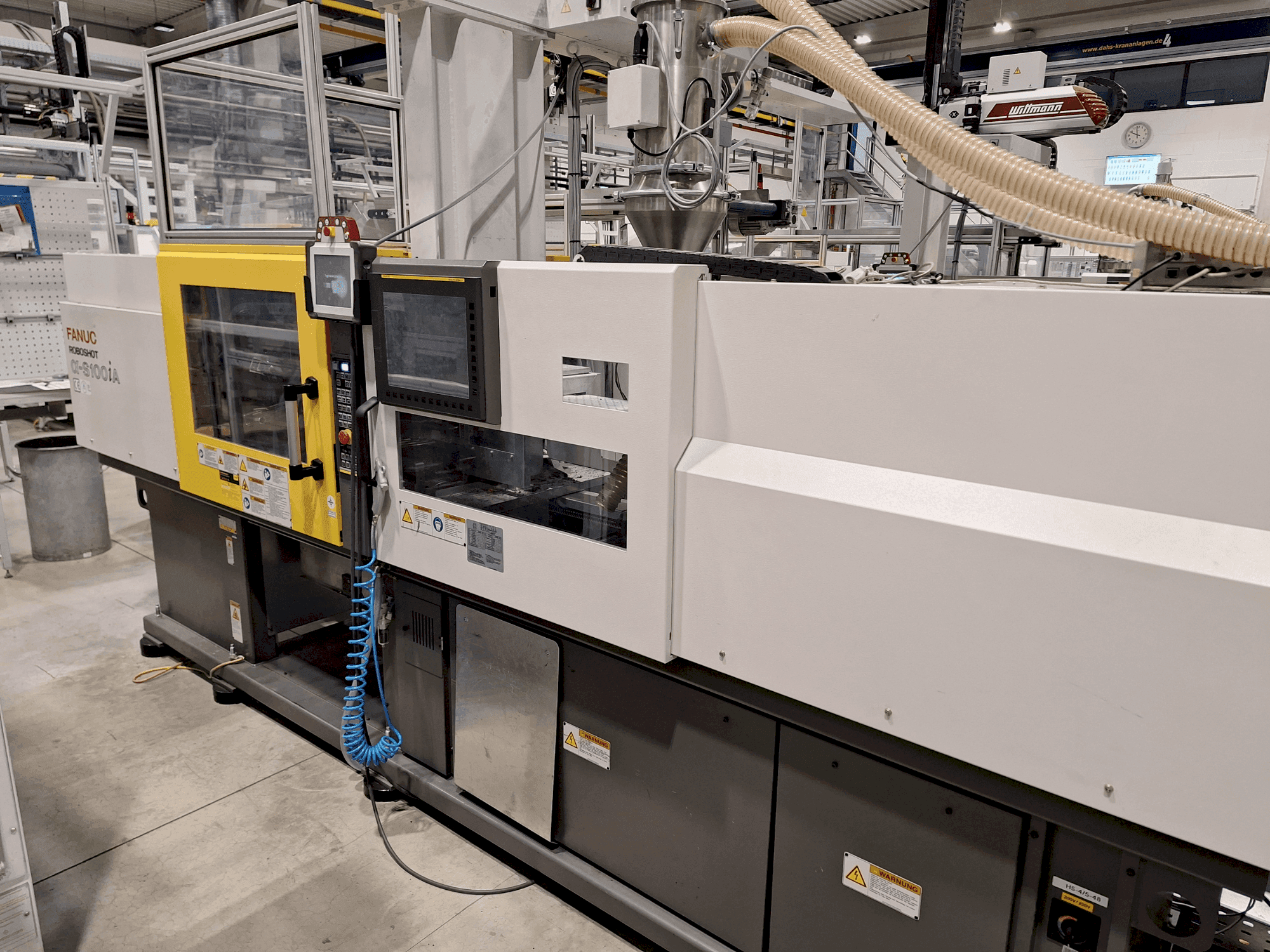 A FANUC ROBOSHOT S 100 iA gép elölnézete