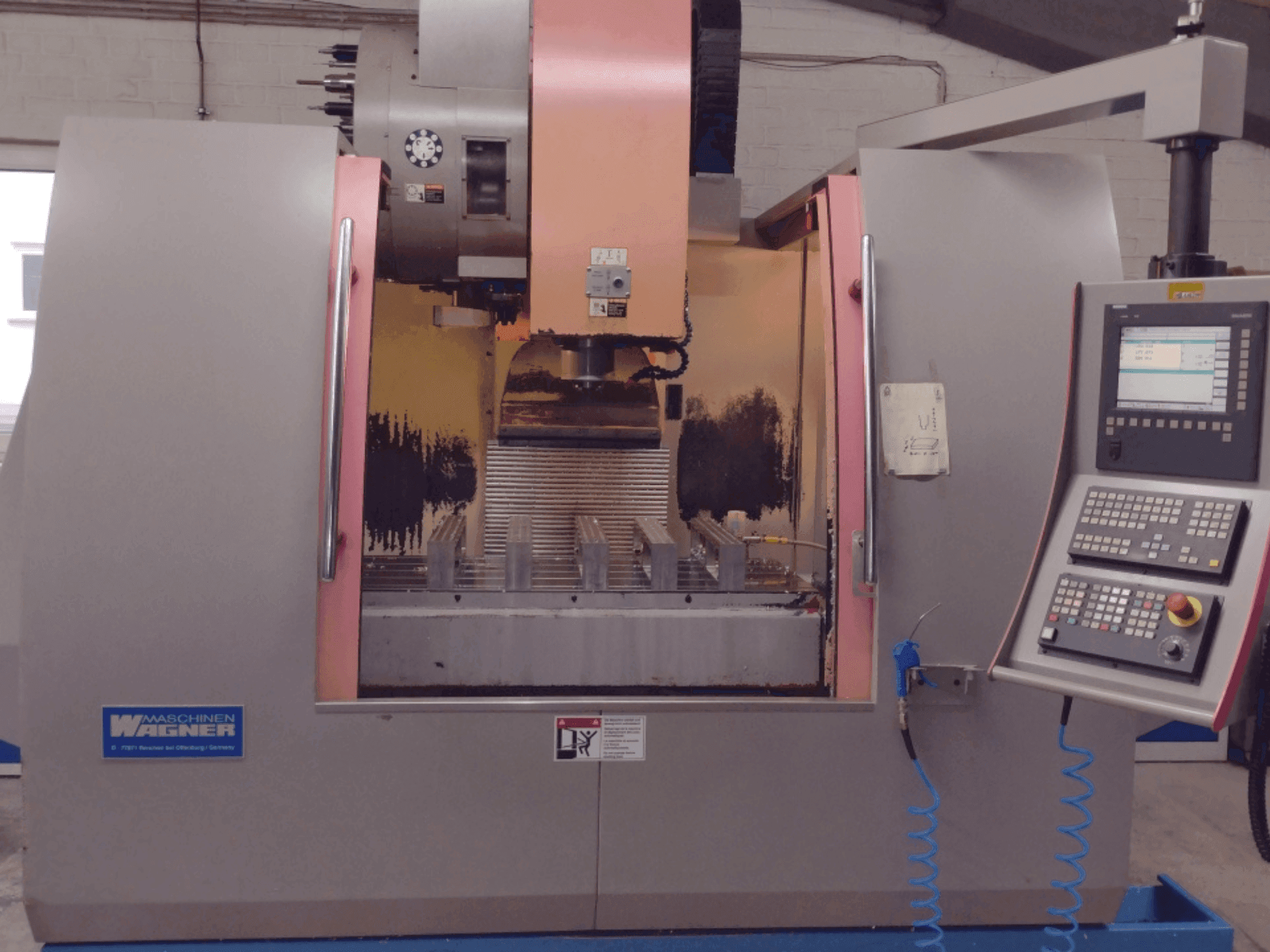 A WAGNER WMC 1100 gép elölnézete