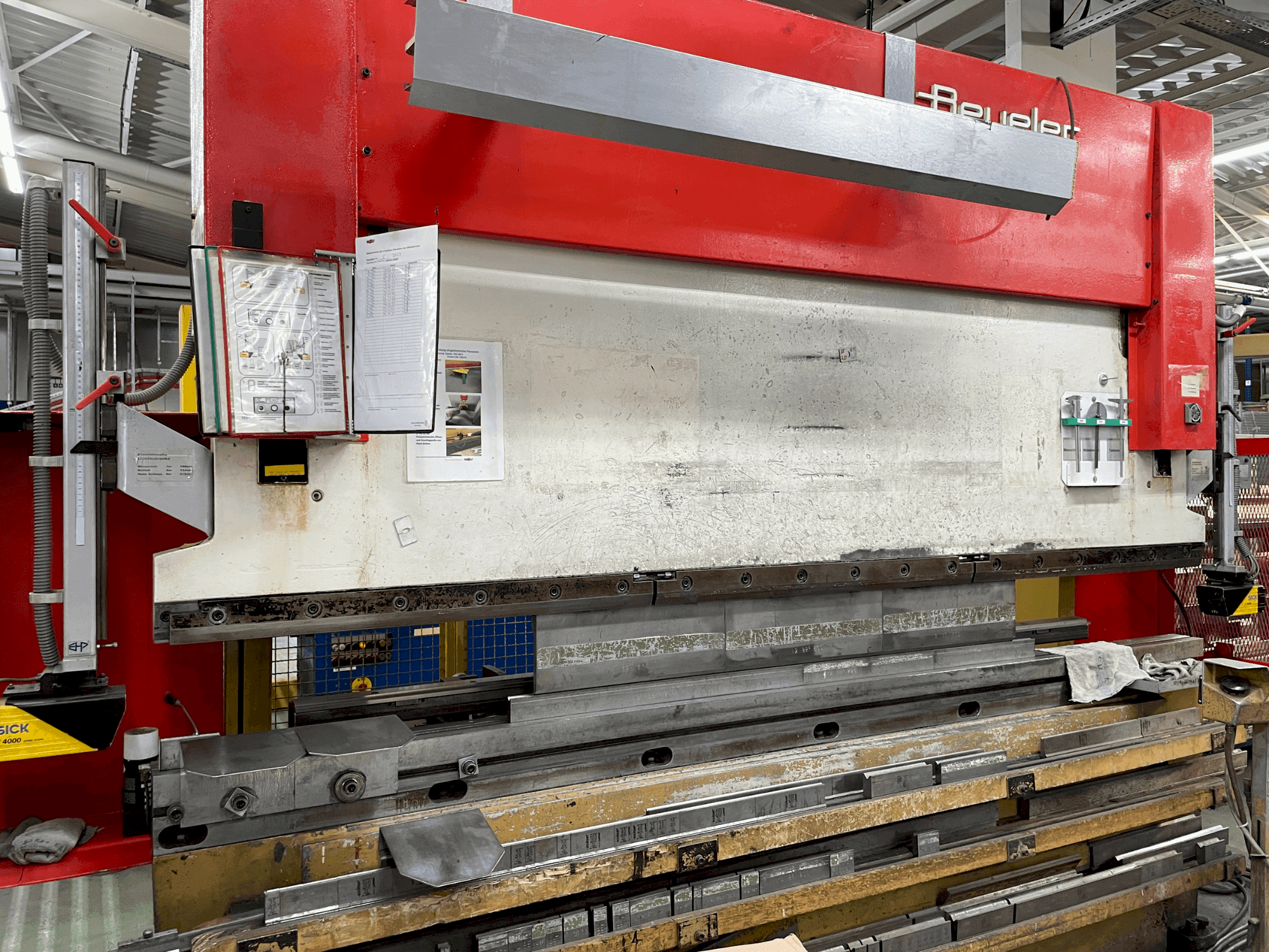 A BEYELER RT 125 x 3100 gép elölnézete