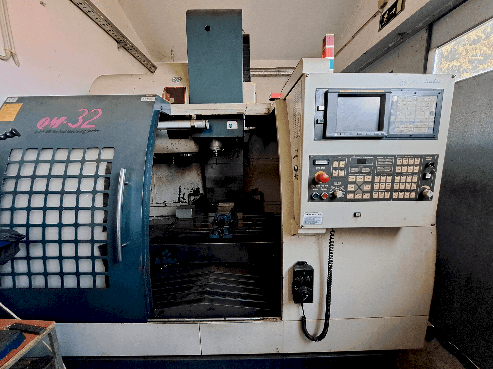 A Feeler QM-32 gép elölnézete