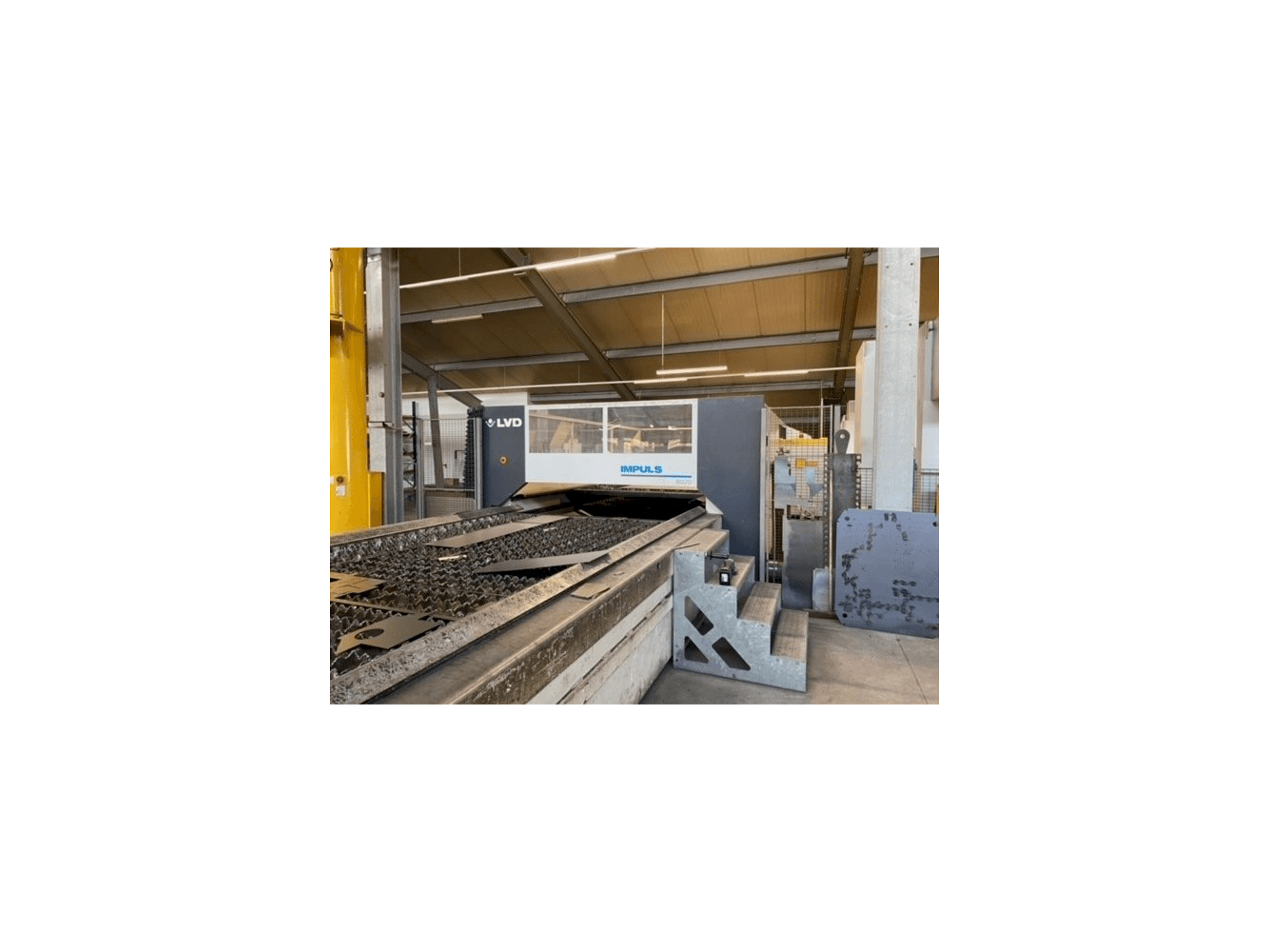 A LVD Impuls 6020 gép elölnézete