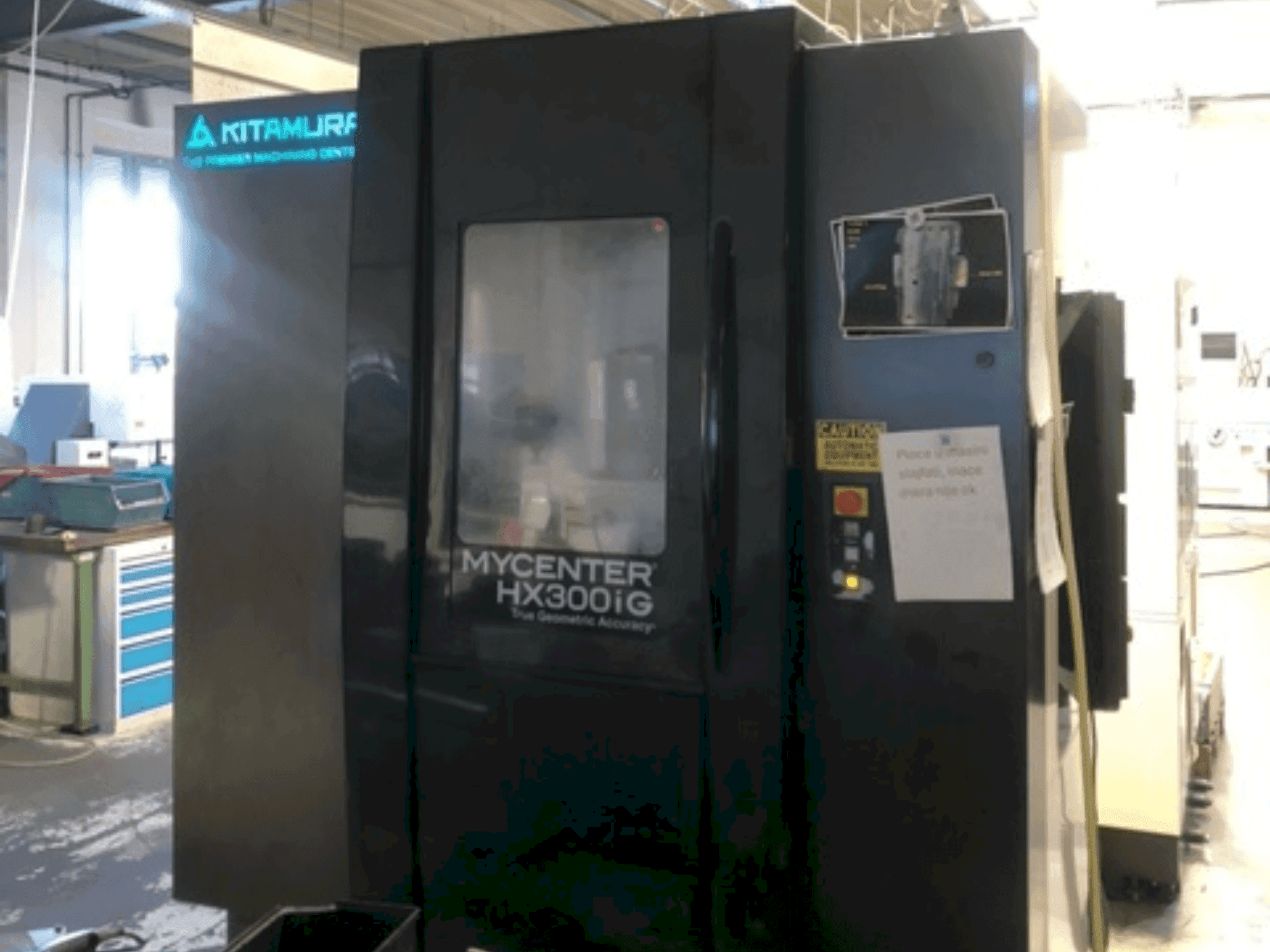 A Kitamura HX300iG gép elölnézete