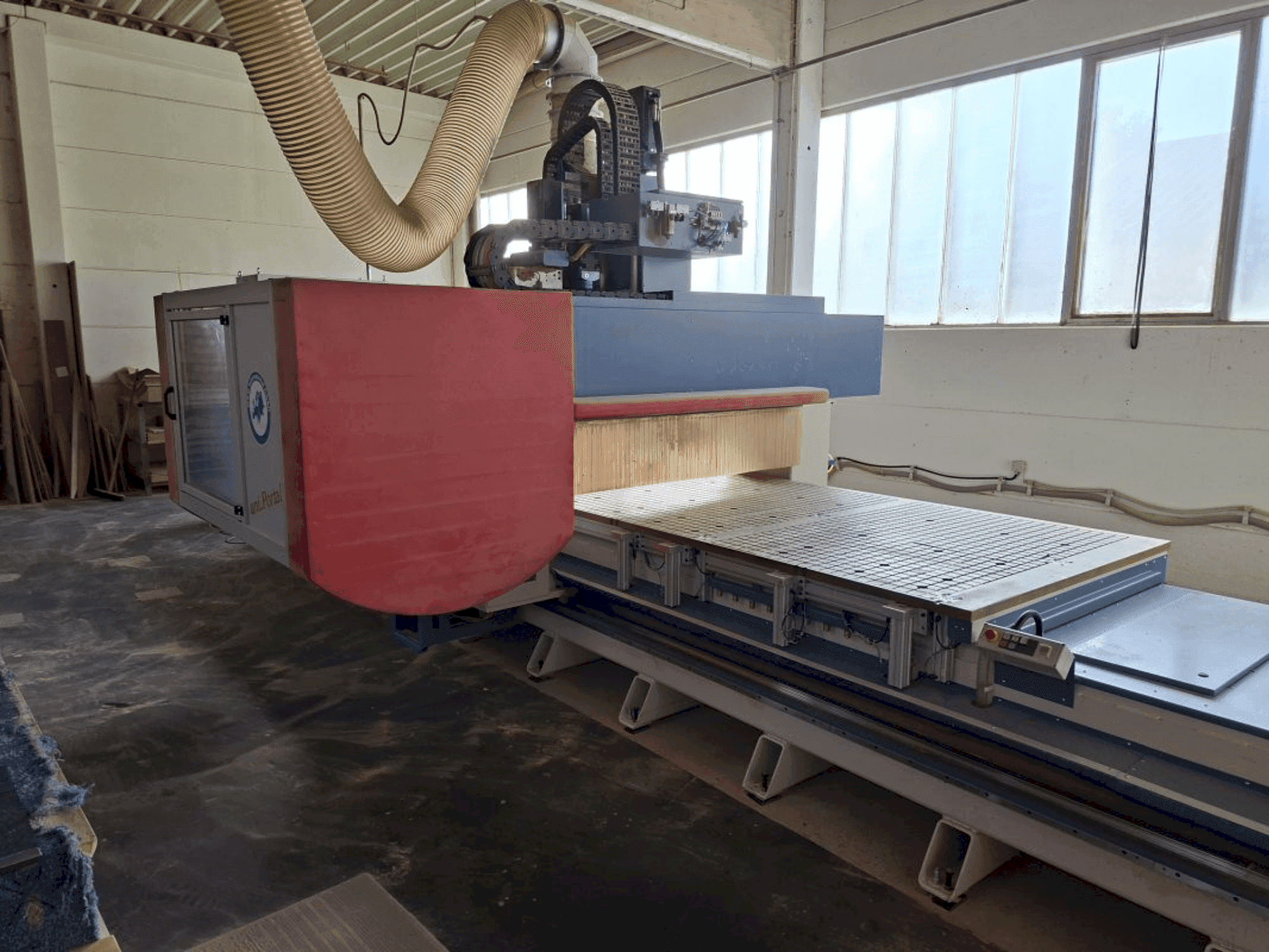 A MKM UNI Portal 50/15 RO gép elölnézete