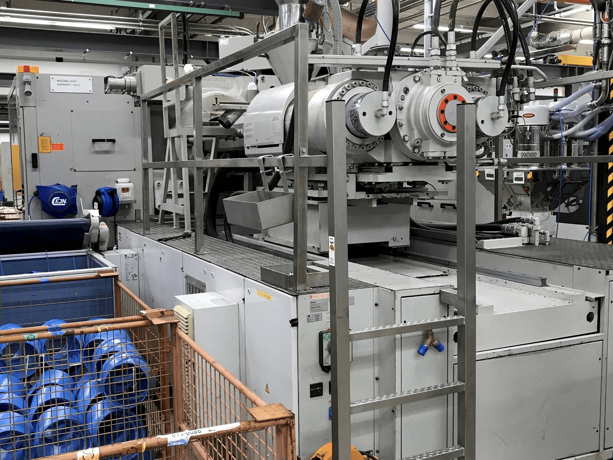 A ENGEL ES 3550/550 EC 100 gép elölnézete