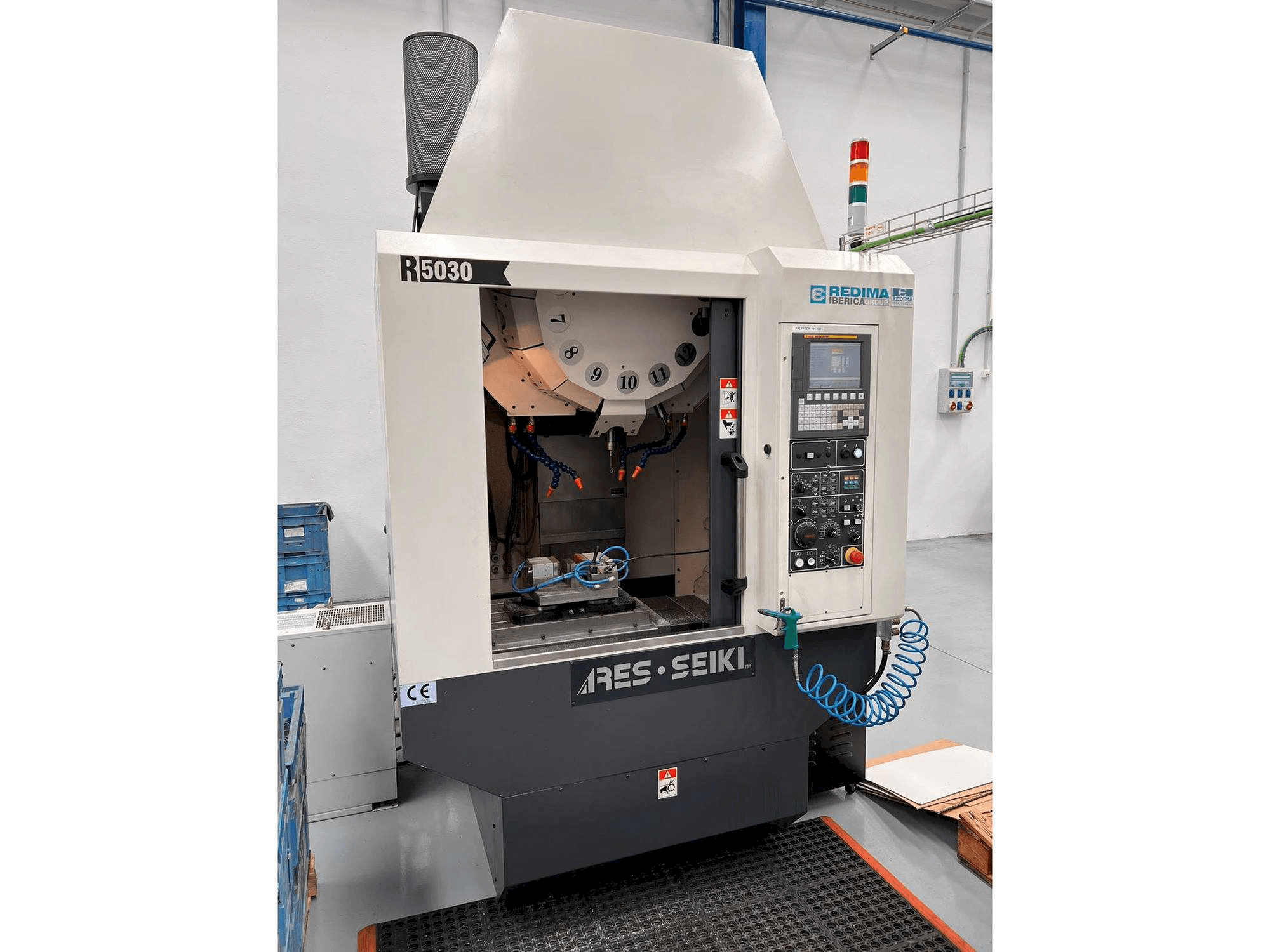 A ARES-SEIKI R5030 gép elölnézete
