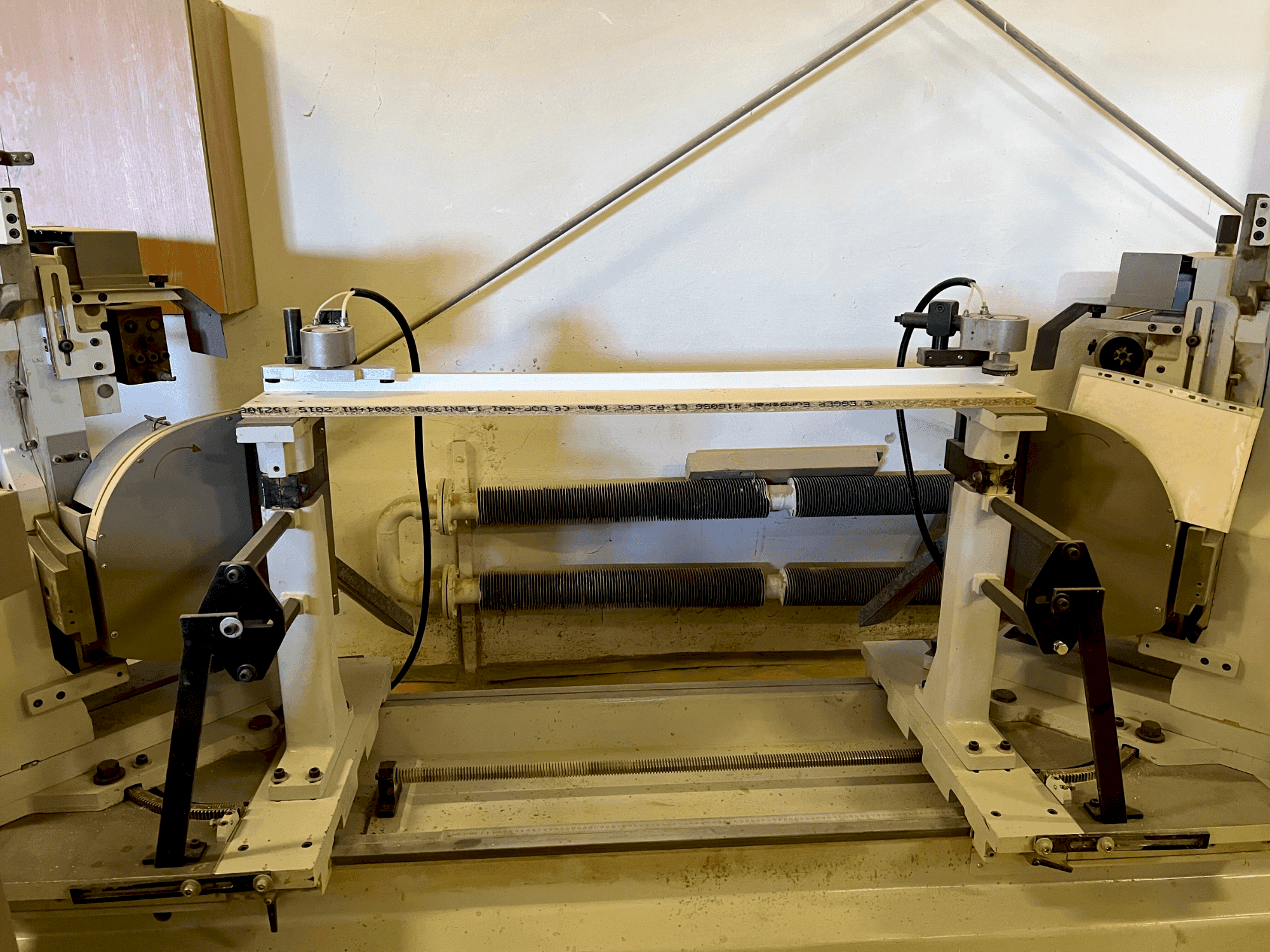 A PADE NS21 gép elölnézete