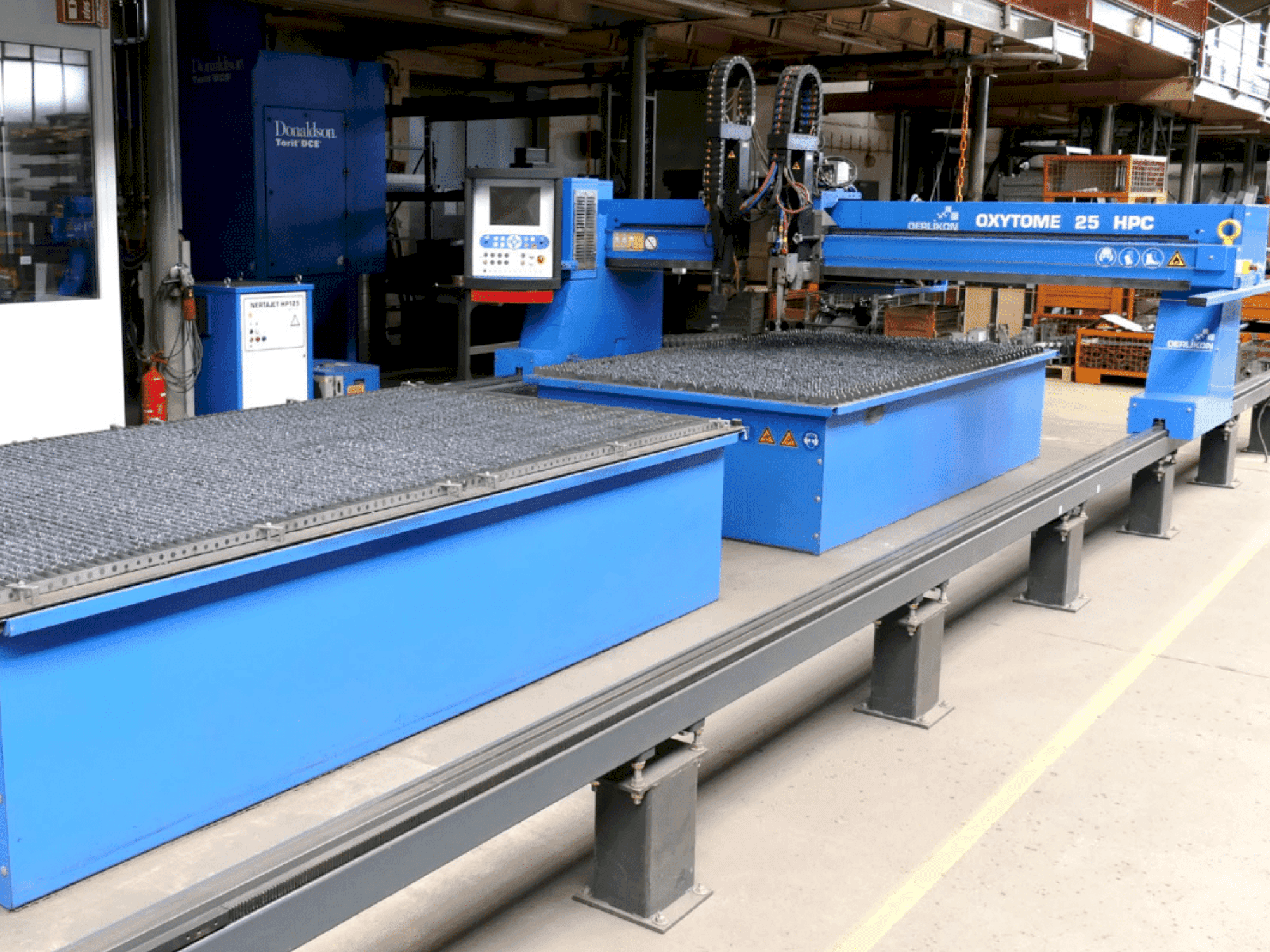 A Oerlikon Oxytome 25 HPC gép elölnézete