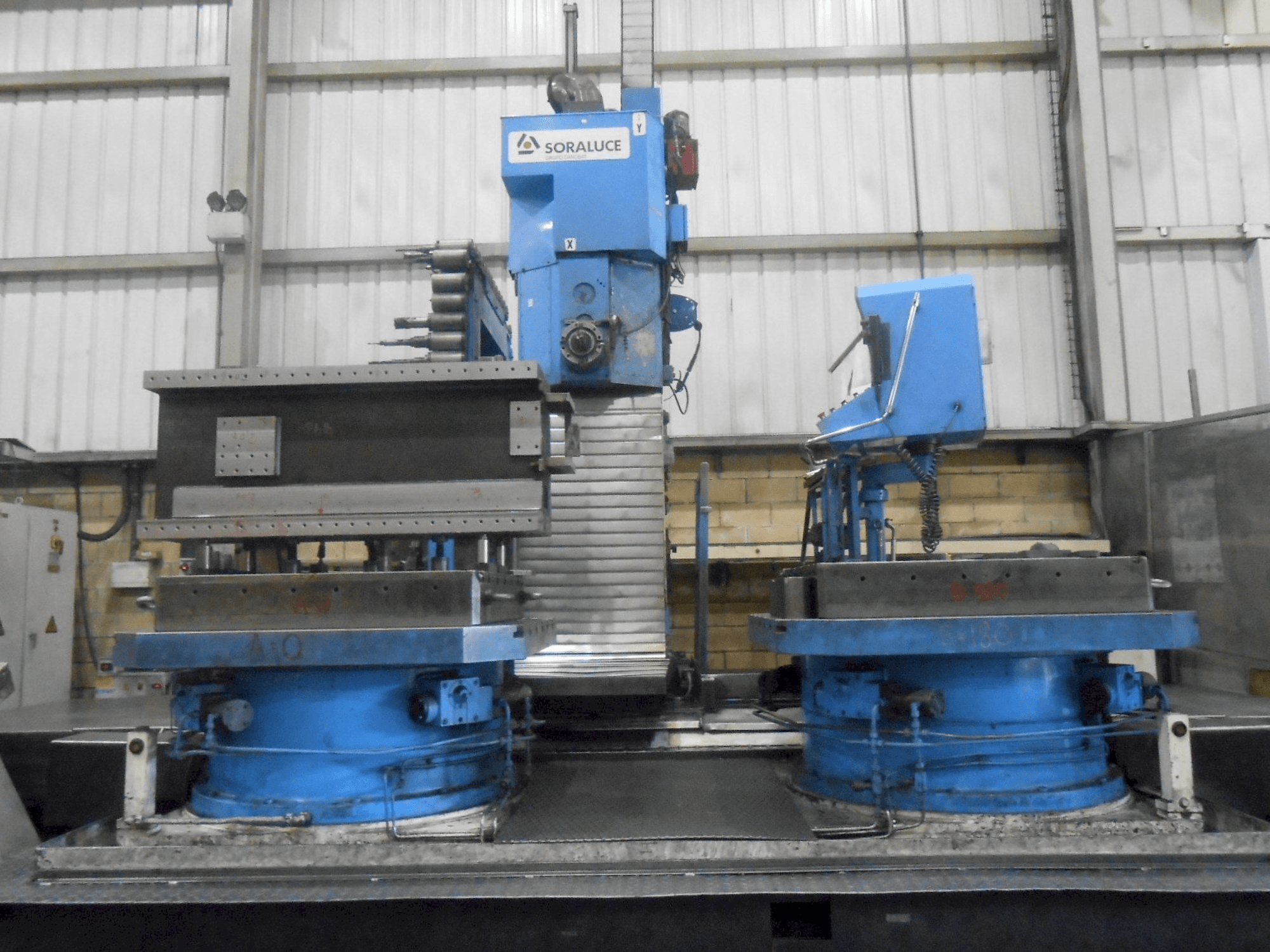 A Soraluce CMH-100 gép elölnézete