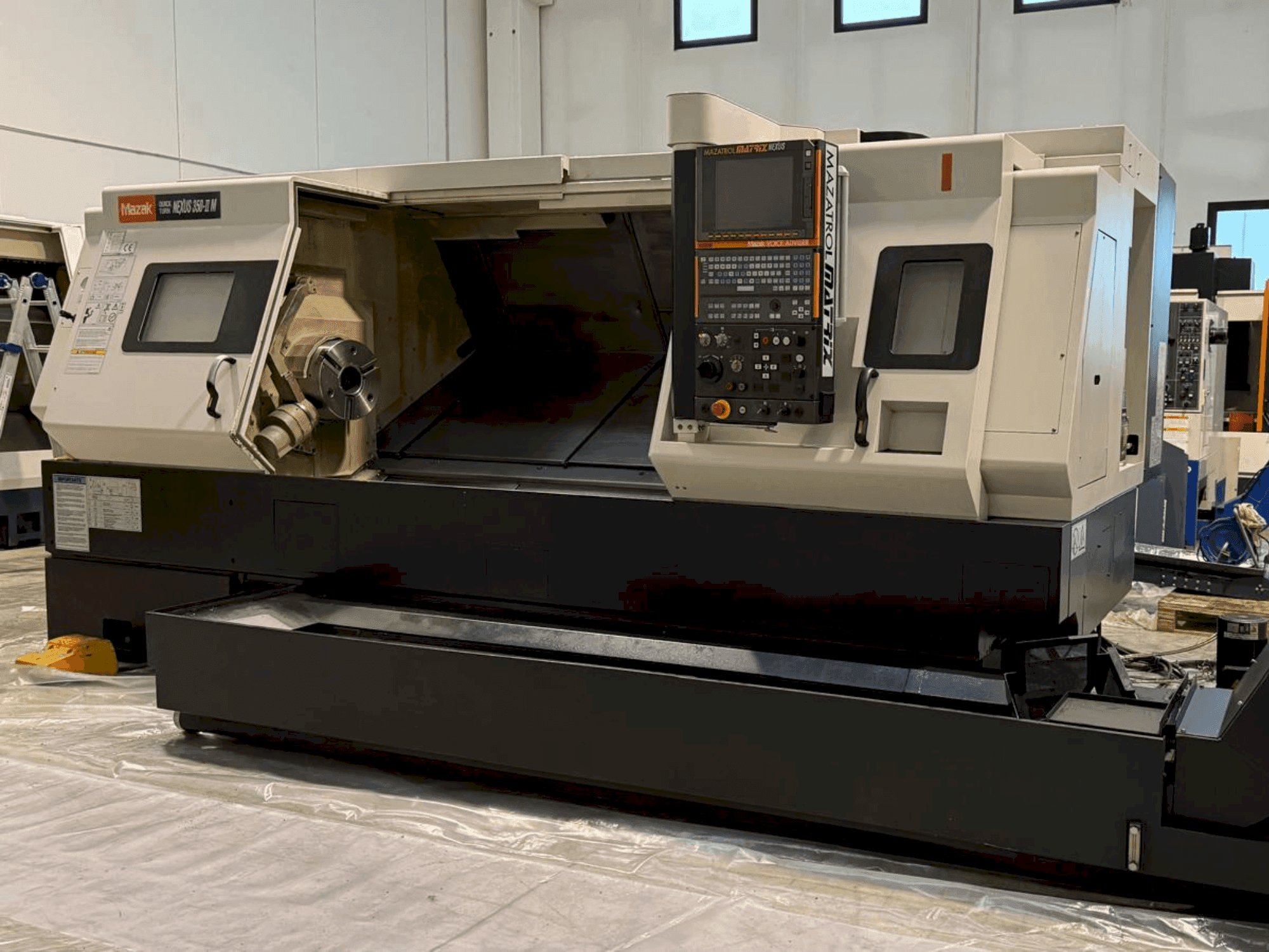 A Mazak QT Nexus 350 II M gép elölnézete