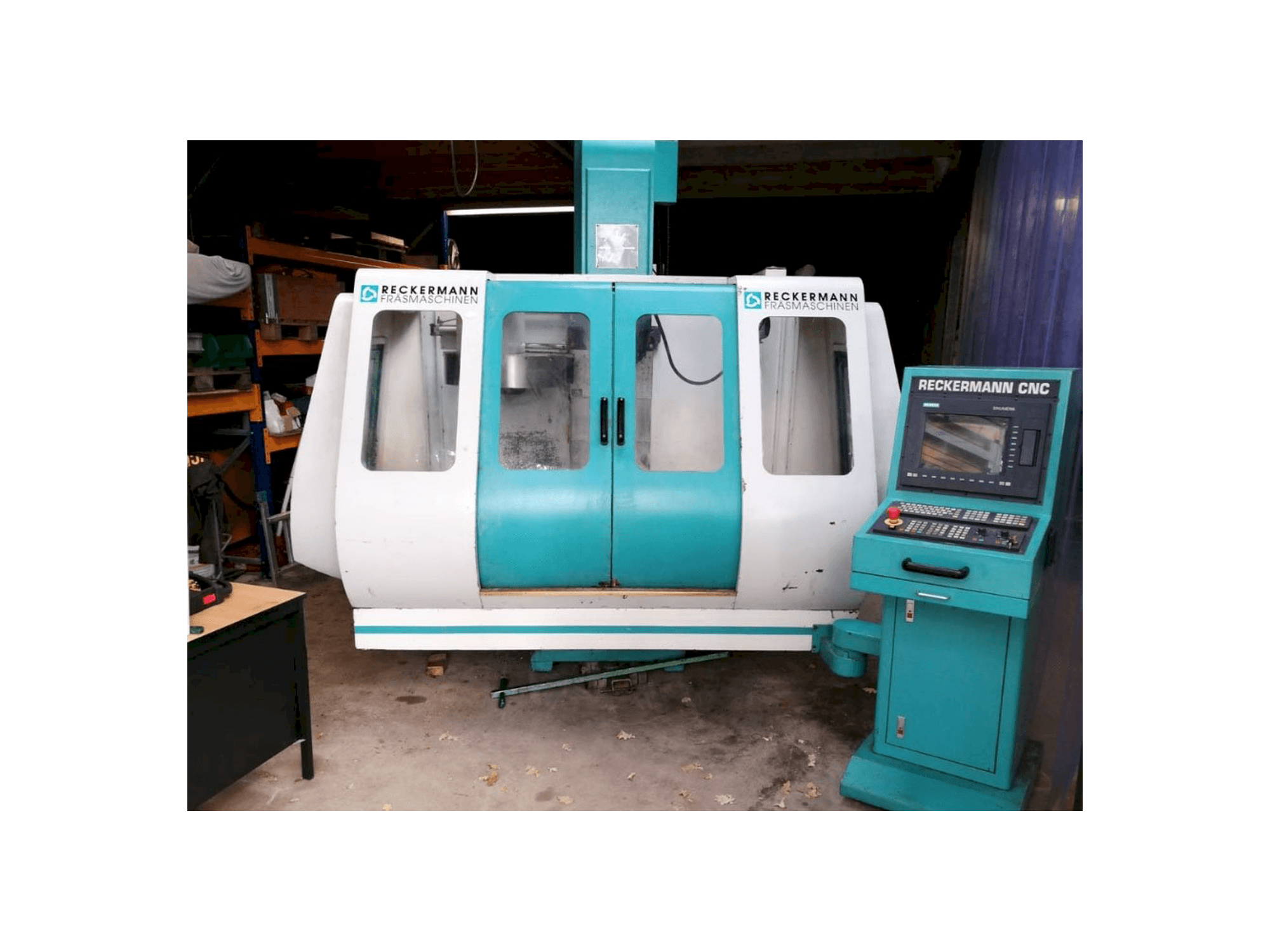 A RECKERMANN VMC 850 gép elölnézete